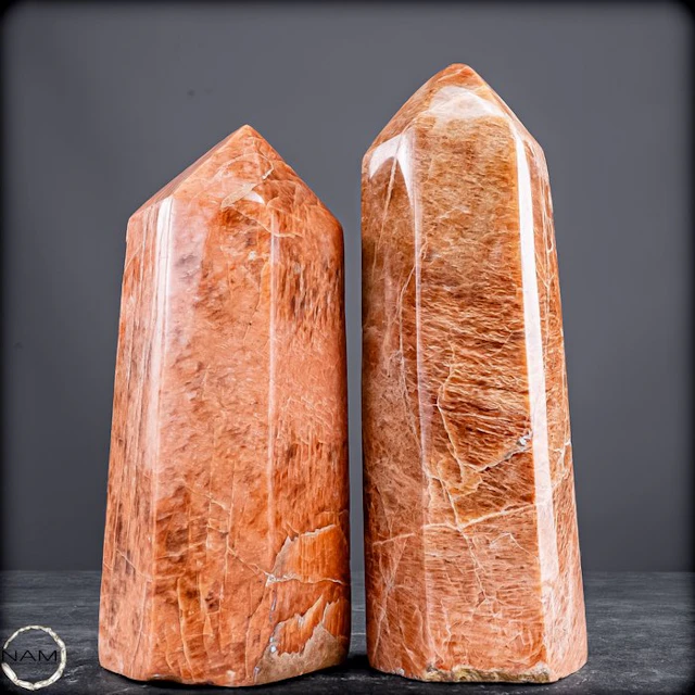 Peach Moonstone Obelisk Set – Warm elegance & fascinating...