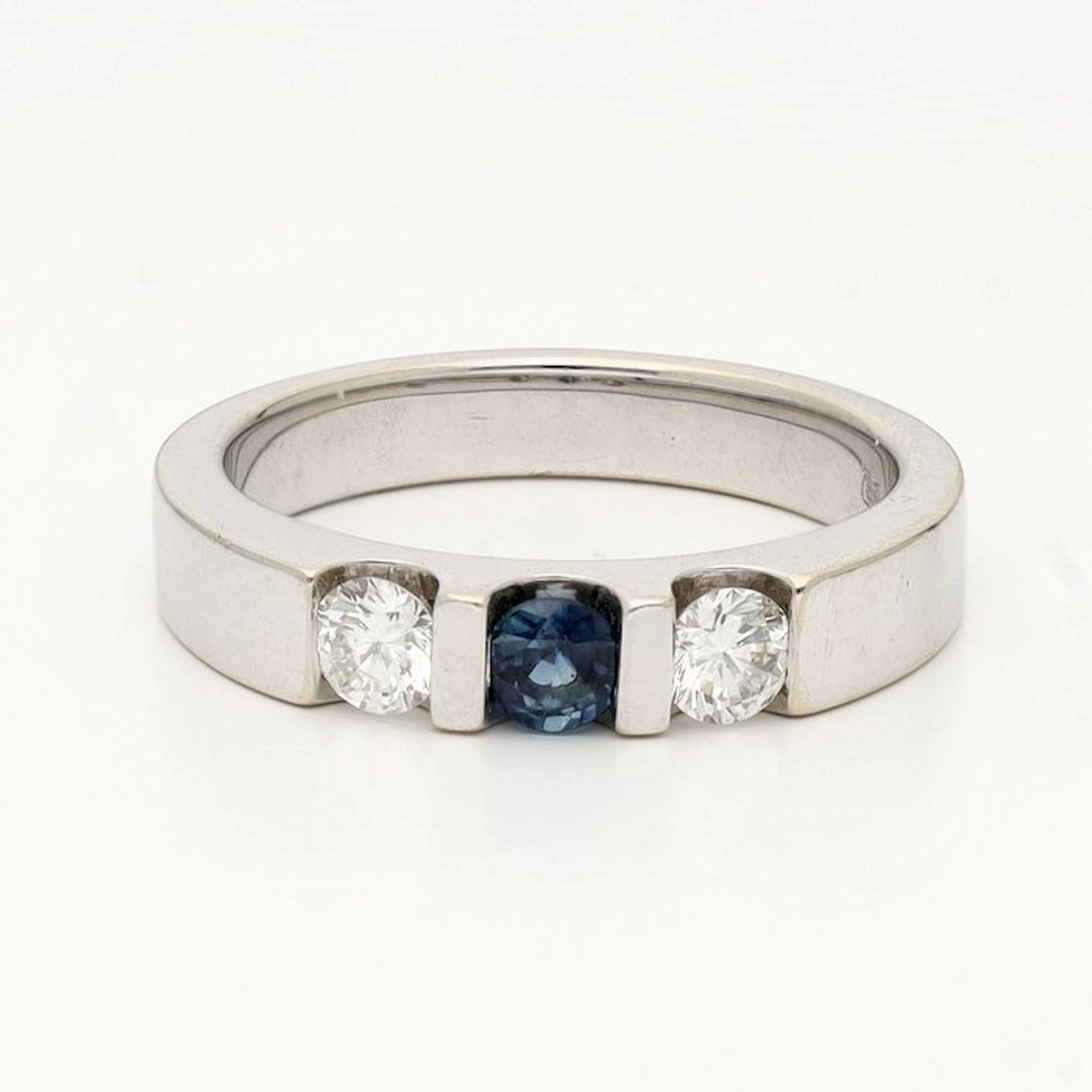 Ring - 14 kt. White gold Sapphire - Diamond