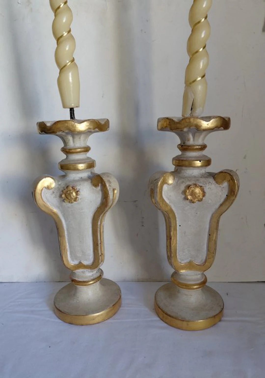 scuola italiana - Chamberstick (2) - Wood - Porta-ceri