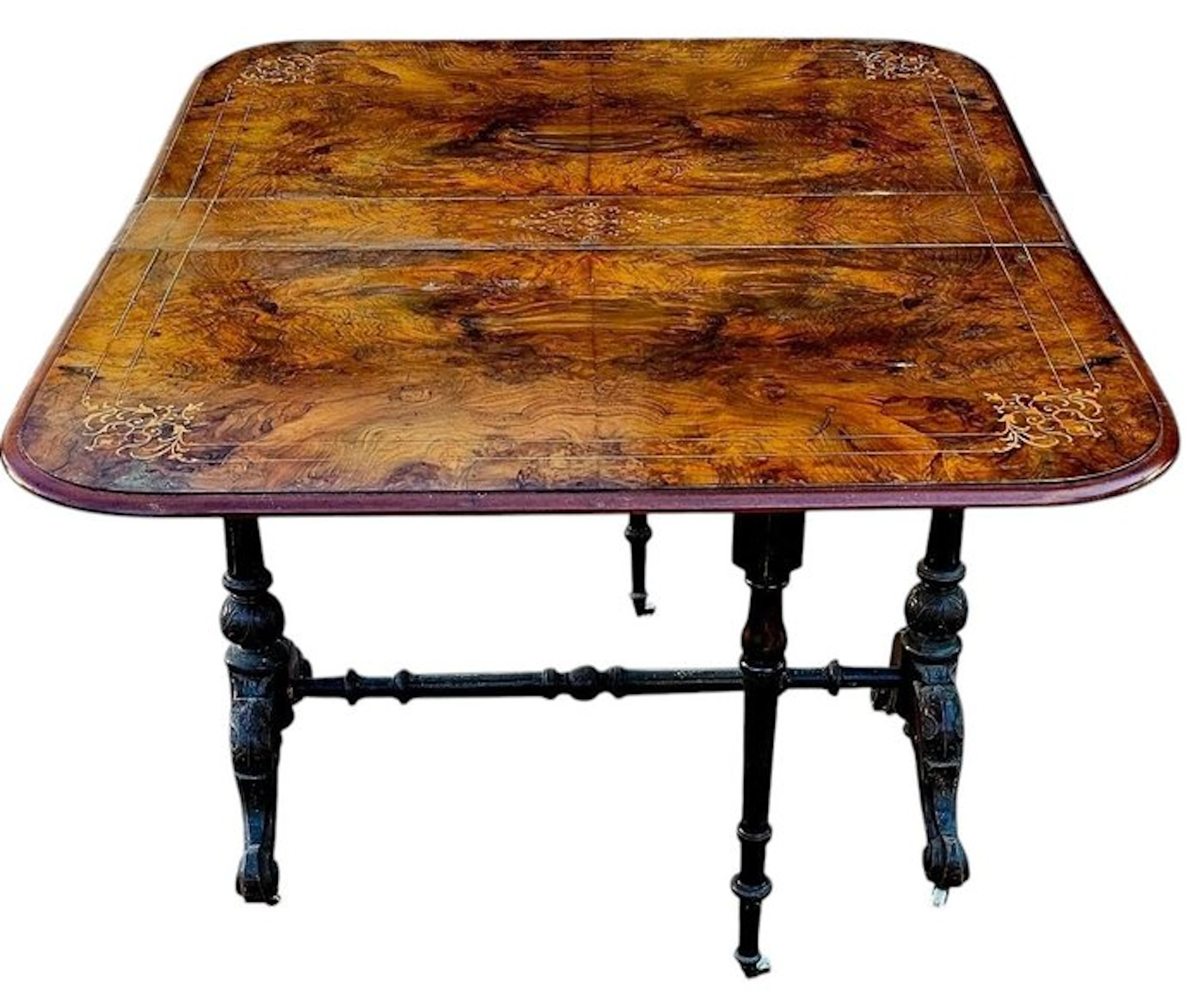 Centre table - Burr walnut - "Sutherland" Vittoriano