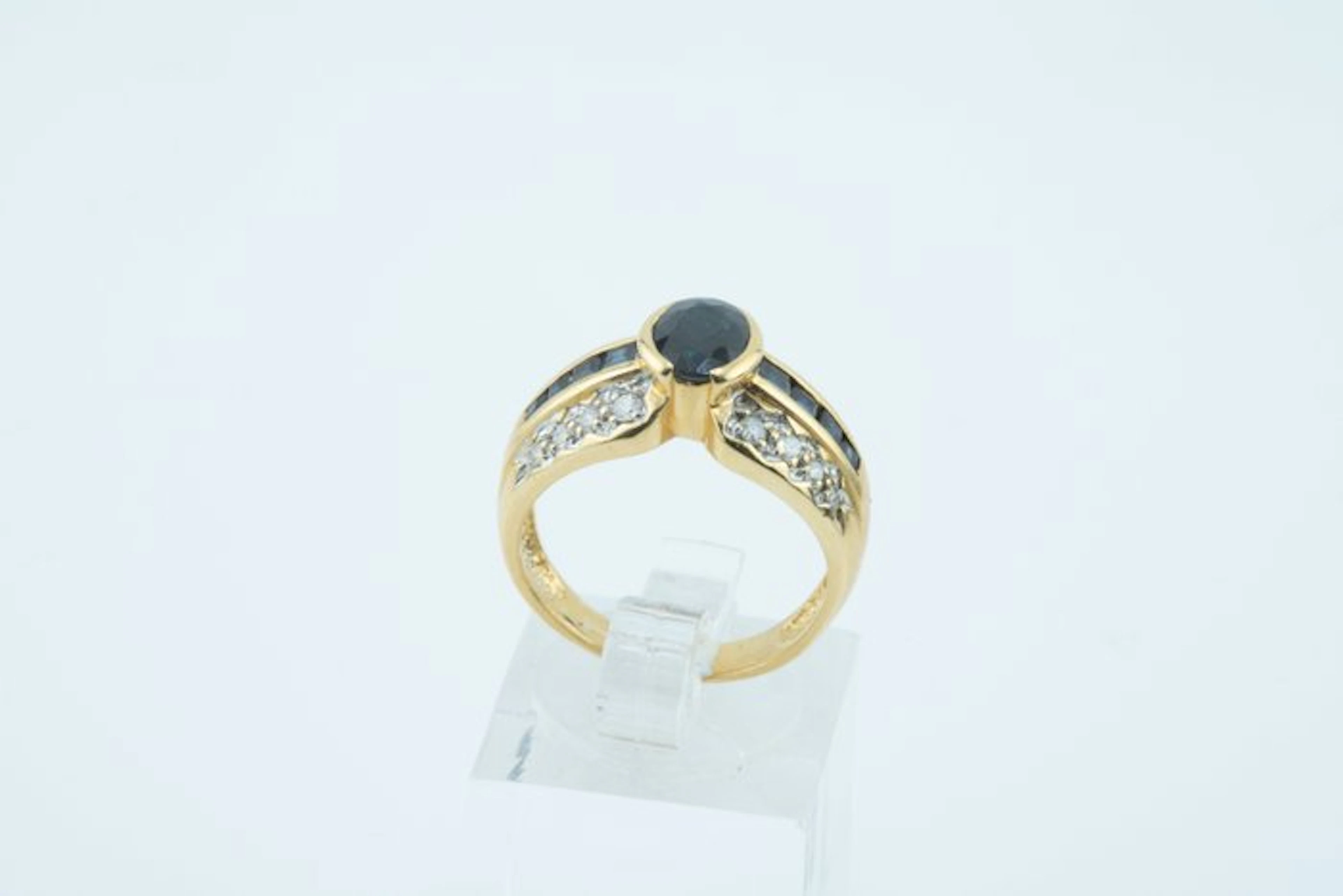 Ring - 18 kt. Yellow gold Sapphire - Diamond