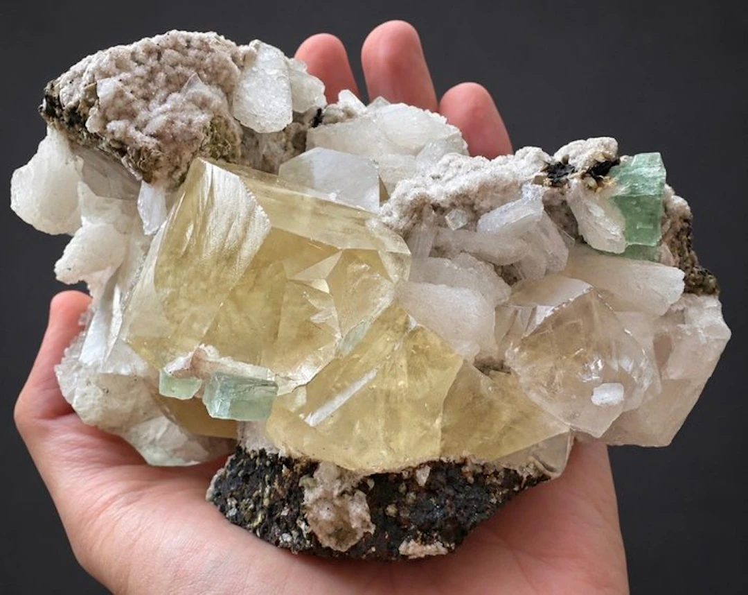 AMAZING NO RESERVE Golden Calcite on a Heulandite Druse...