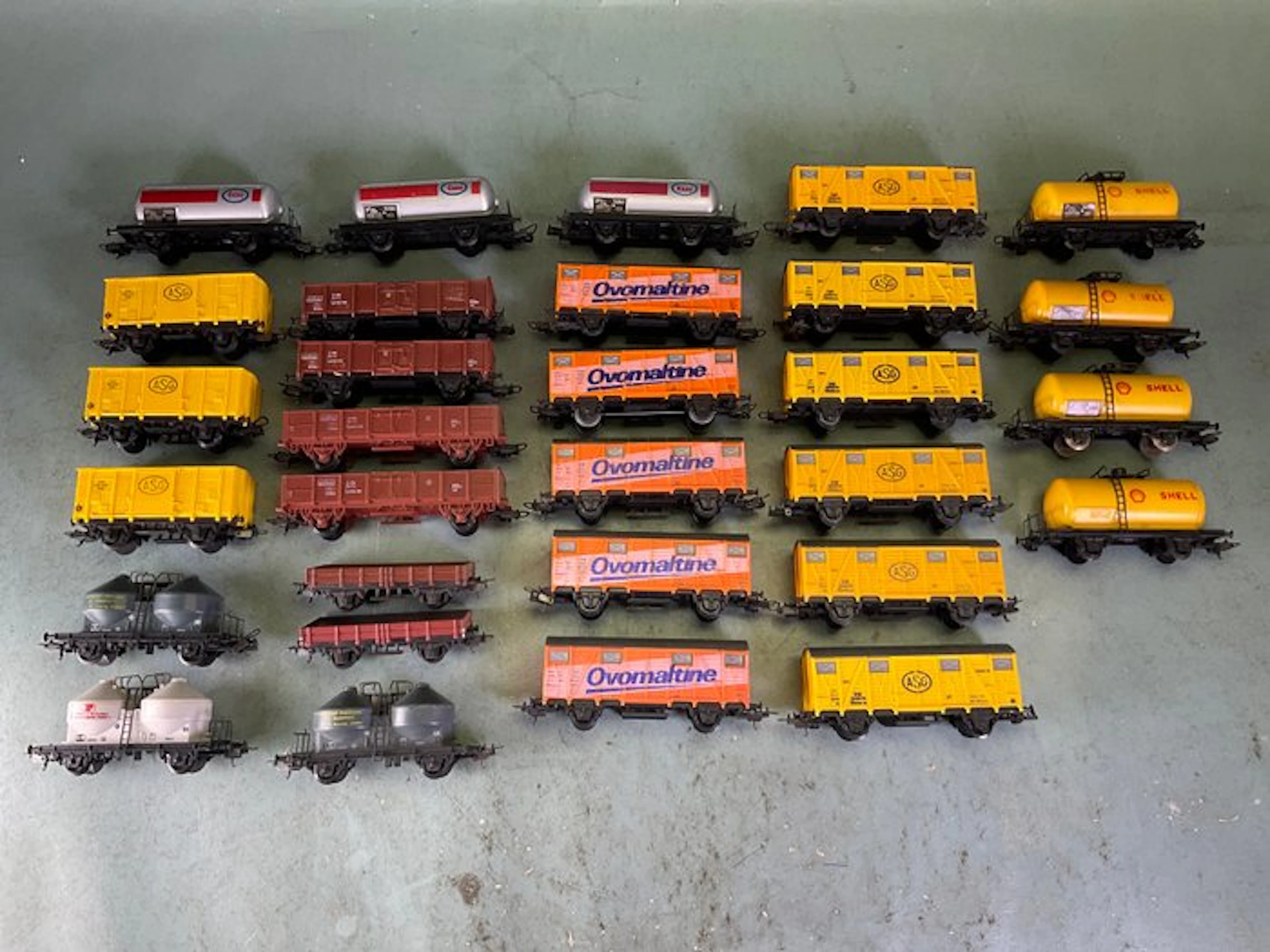 Lima H0 - Model train wagon (30)
