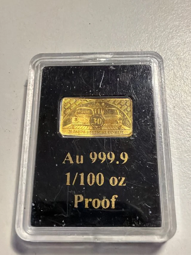 Fiji. Gold bar 30 Jahre Deutsche Einheit