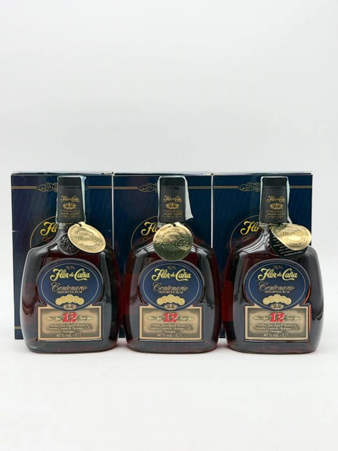 Flor de Caña 12 years old - Centenario - b. 2000s - 70cl - 3 bottles