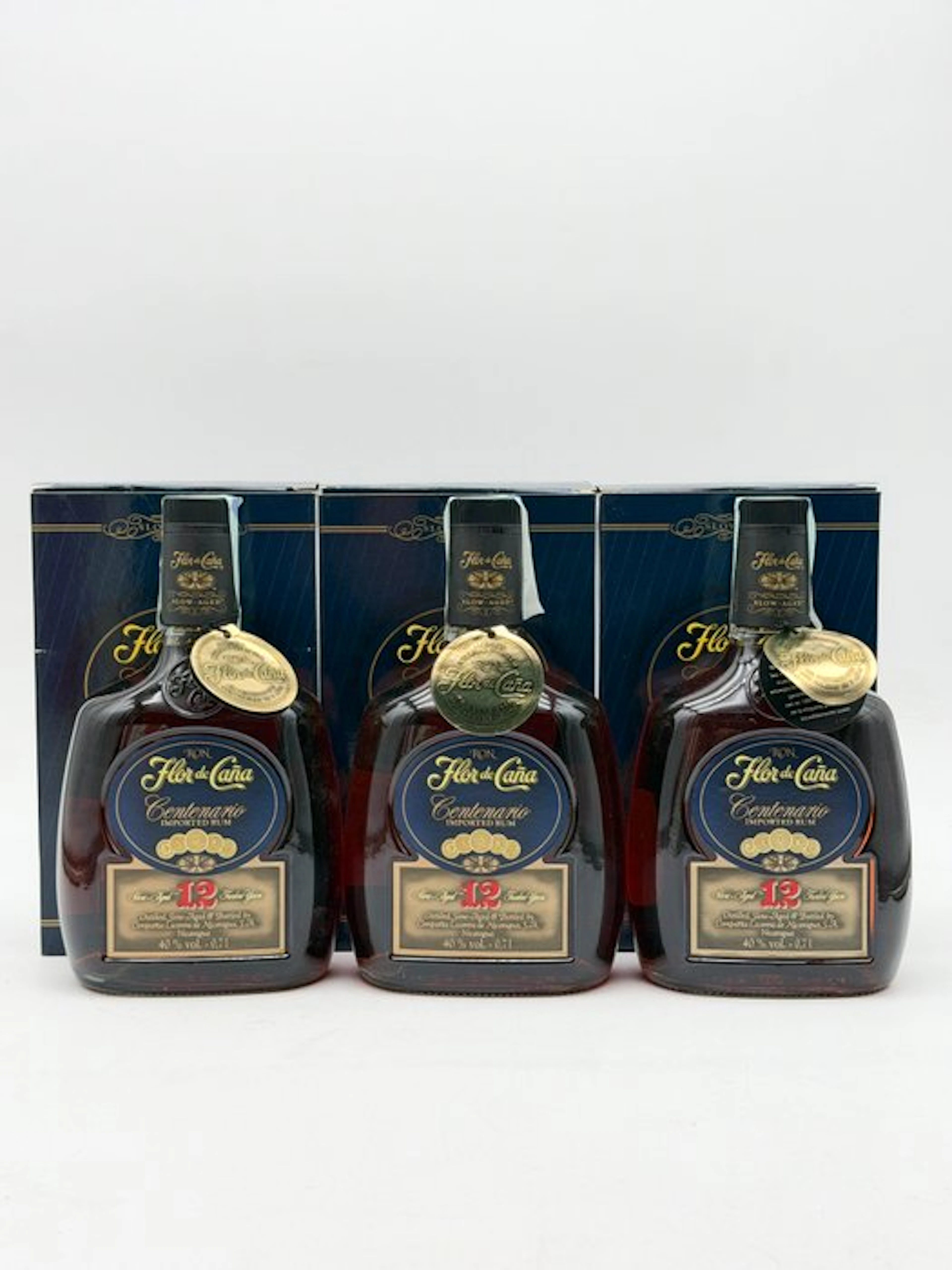 Flor de Caña 12 years old - Centenario - b. 2000s - 70cl - 3 bottles