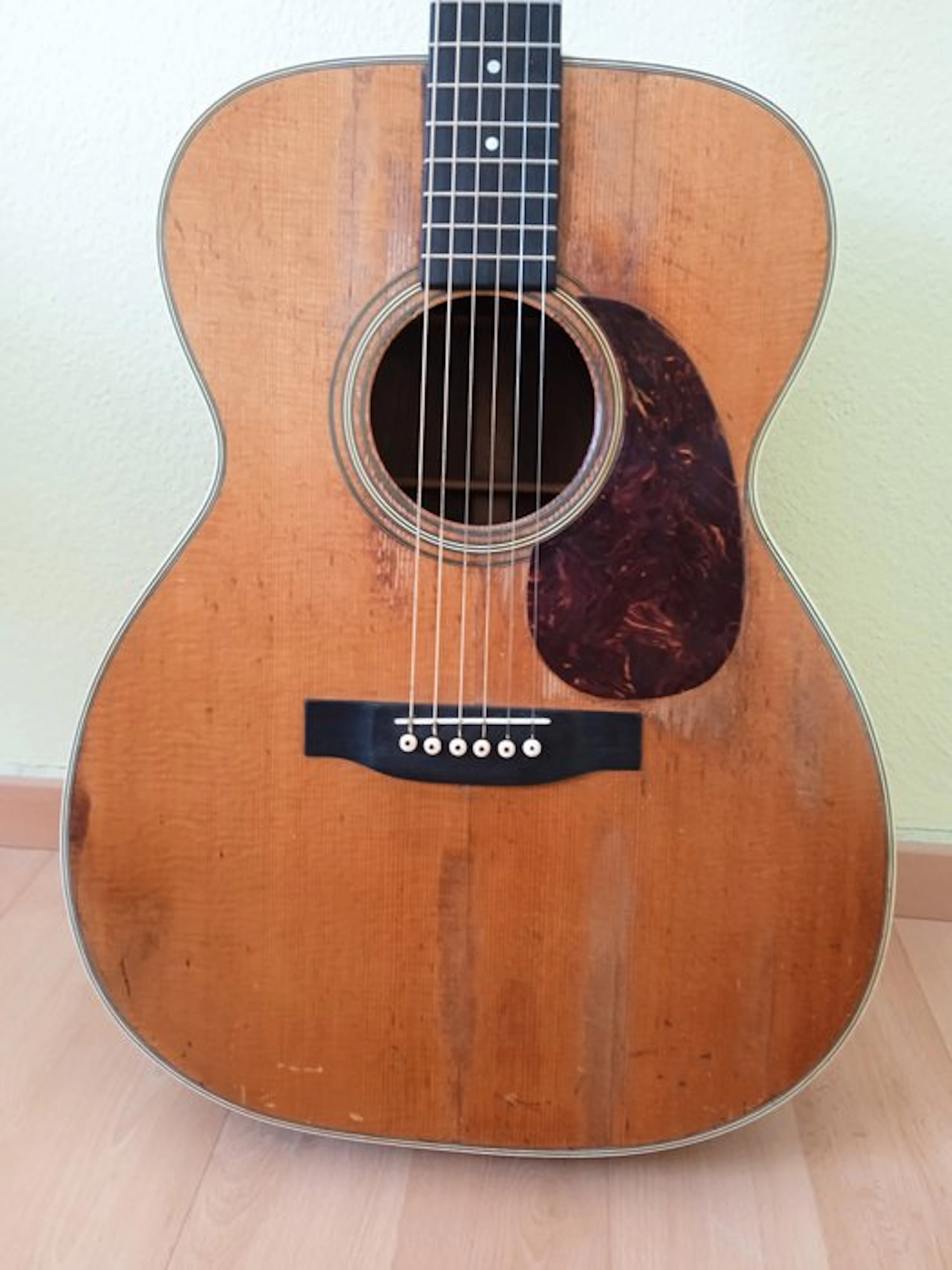 C. F. Martin & Company - 000-28 - - Dreadnought guitar - United States - 1955