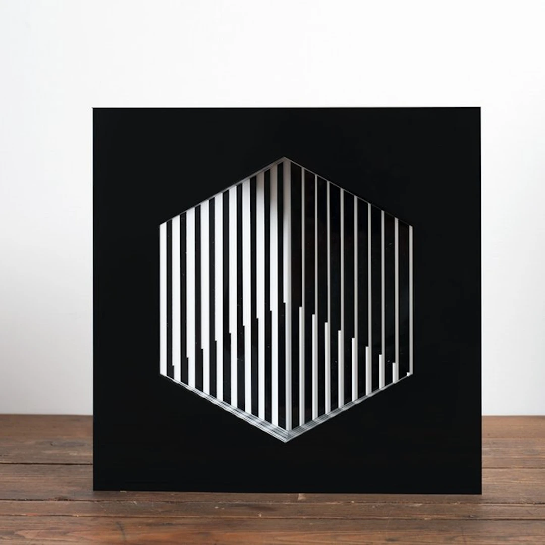 Gio Schiano - Sculpture, LIMITED EDITION - Find the cube - 30 cm - cast acrylic