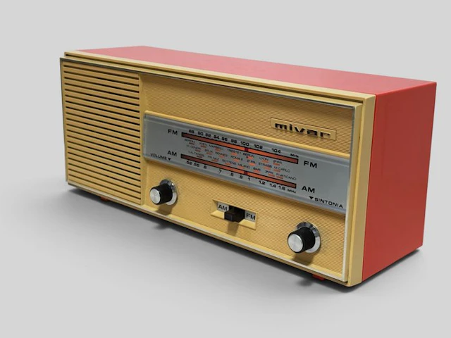 MIVAR R52 — Orange & Cream Italian Pop / Space Age Radio...