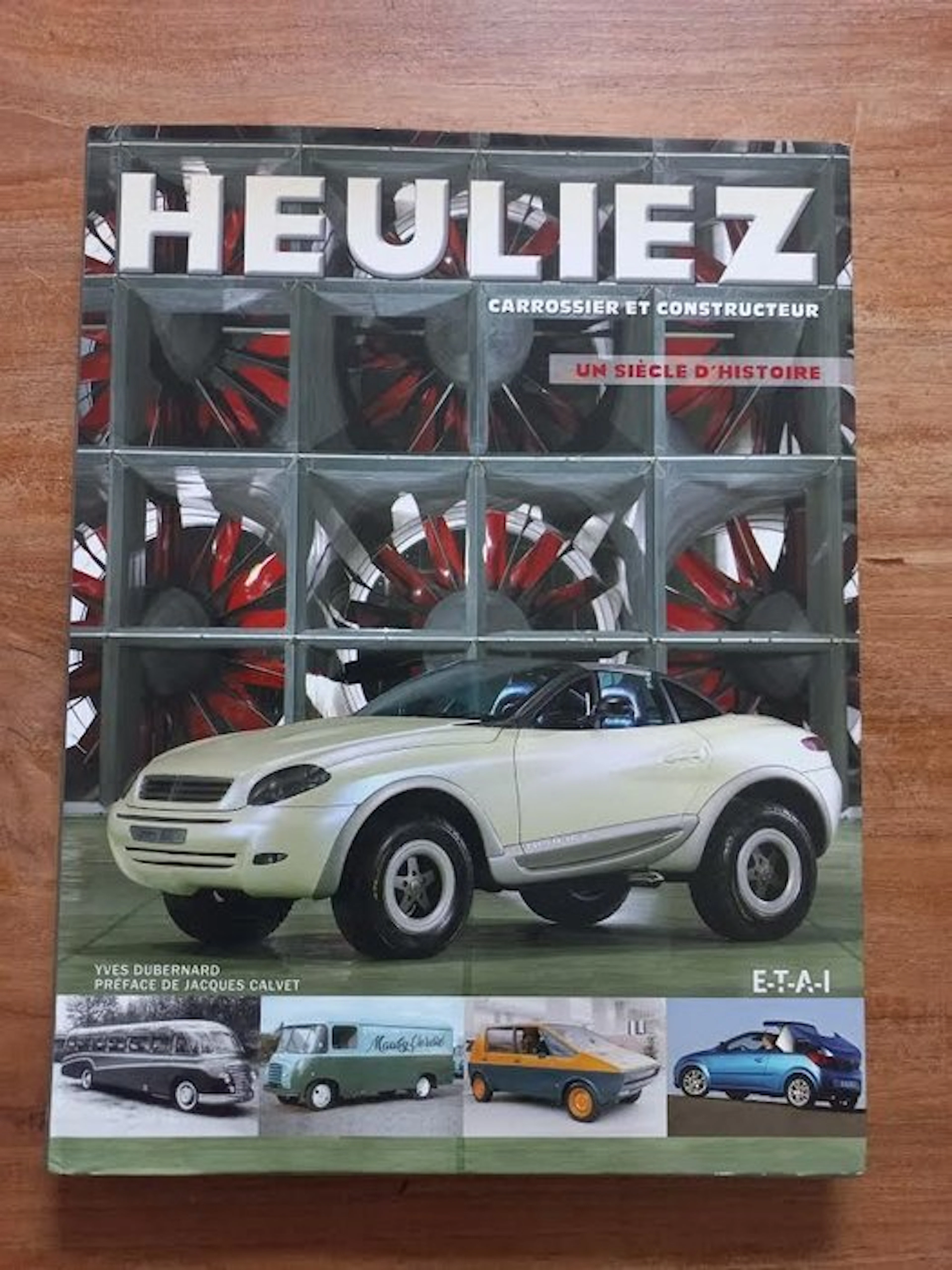 Book - Heuliez - Et Constructeur : un siècle d'histoire - 2012