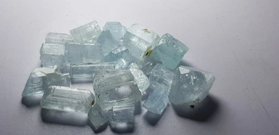 Natural Rough Aquamarine Crystals- 119 g - (32)