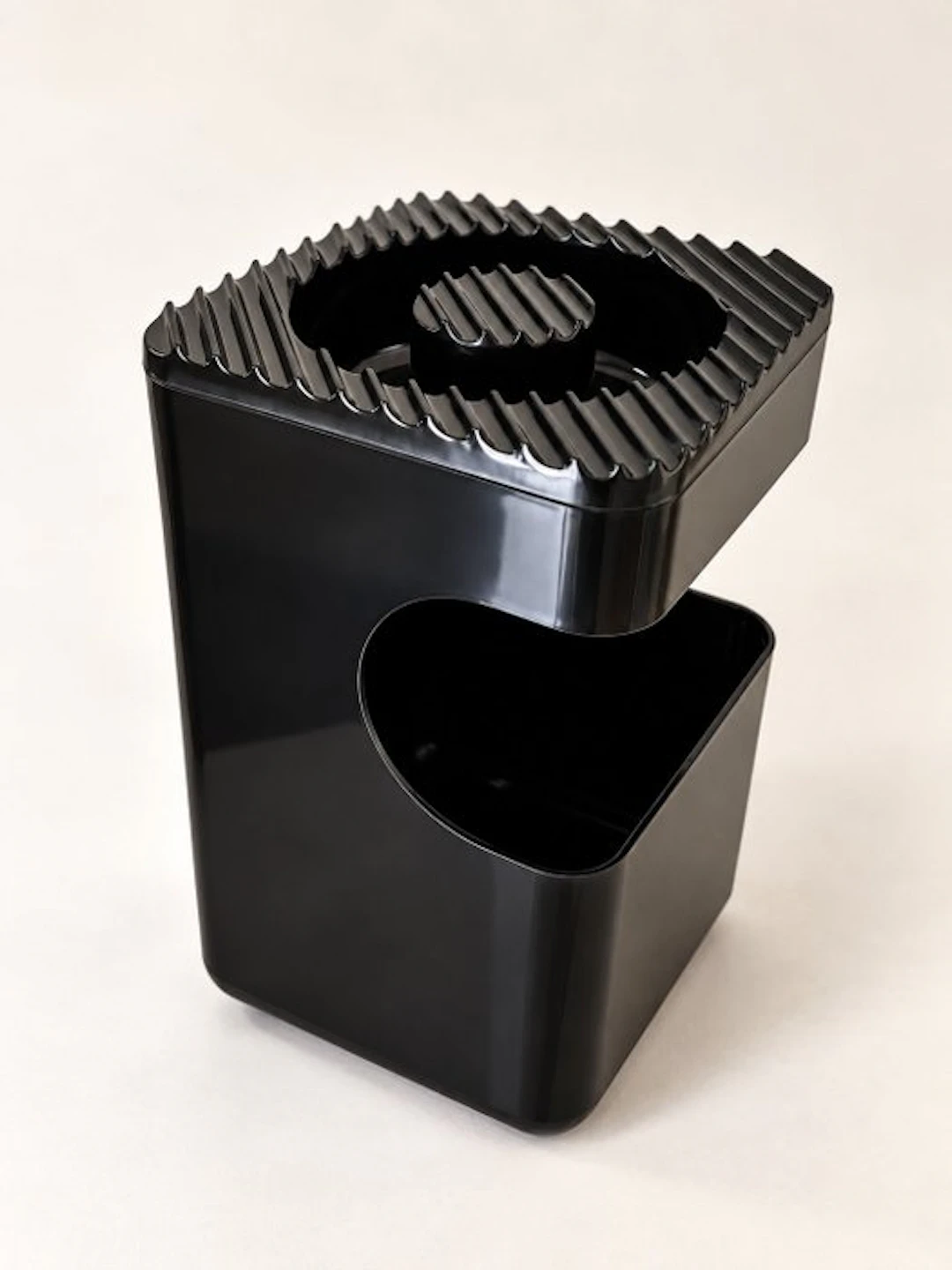 Space Age Ashtray & Wastepaper Bin – Mario Viezzoli –...