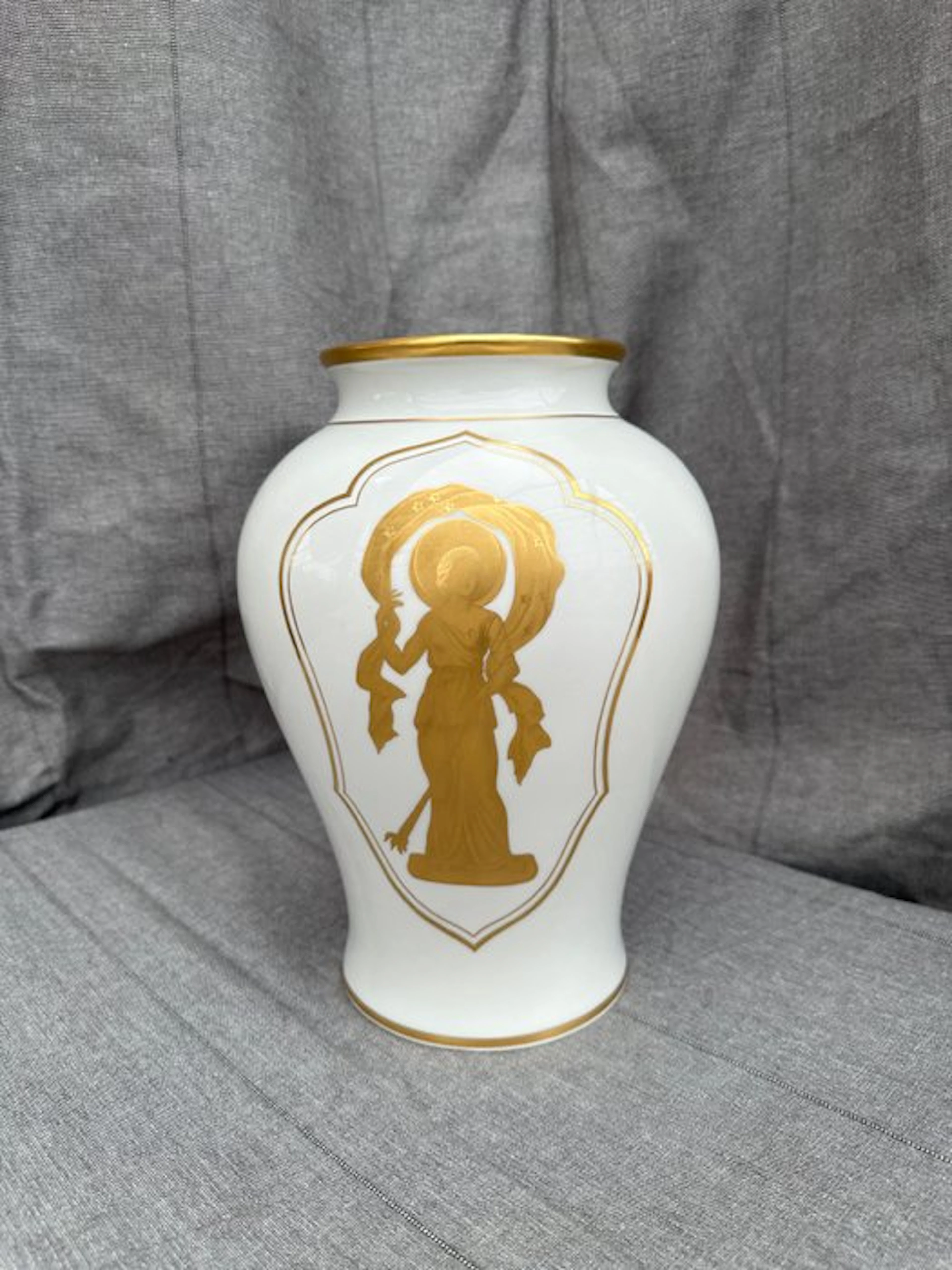Richard Ginori - Vase - Porcelain - Allegorical figure in gold ’30