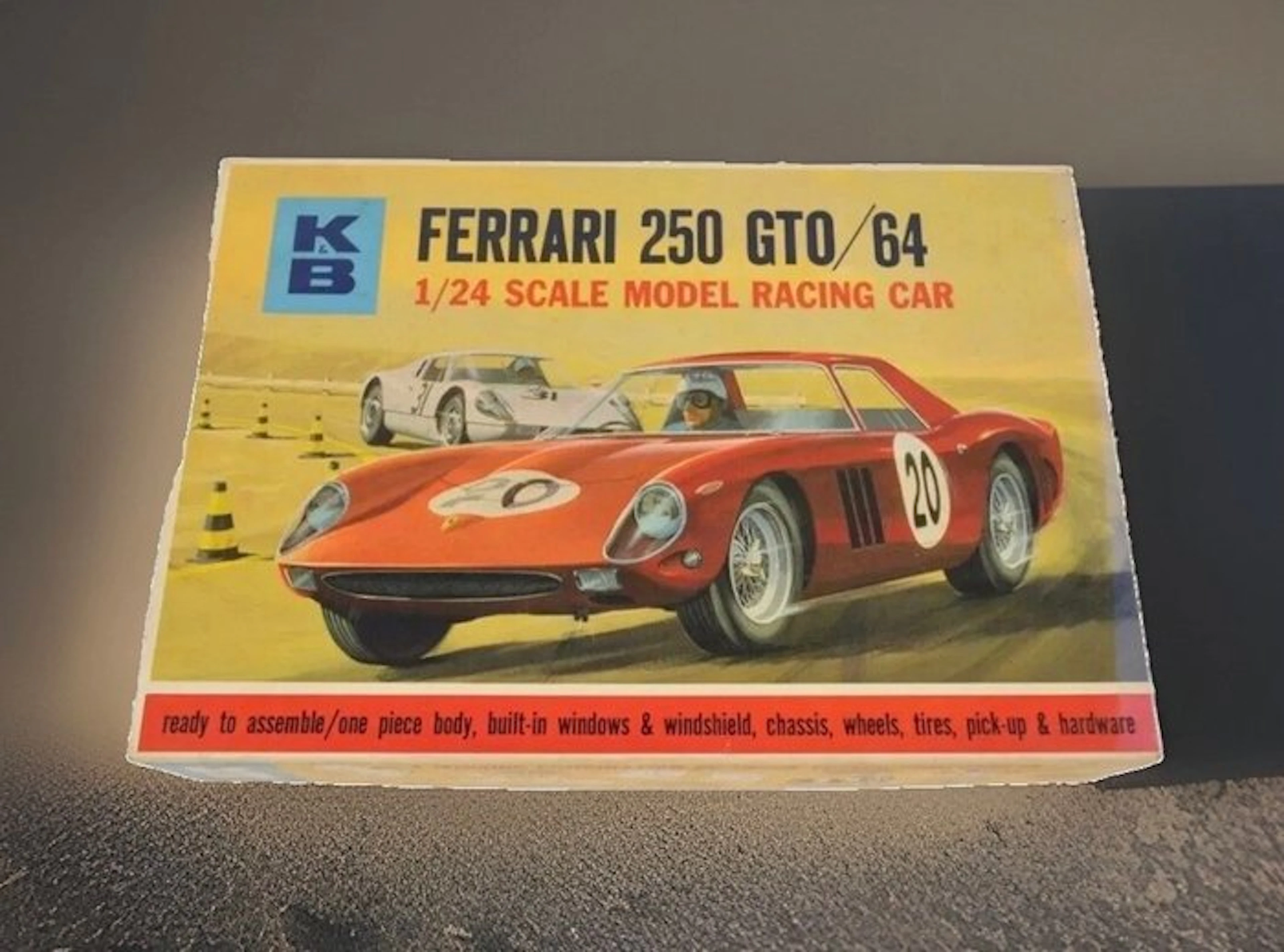 K&B 1:24 - Model race car - Ferrari 250 GTO/64 1/24 scale...