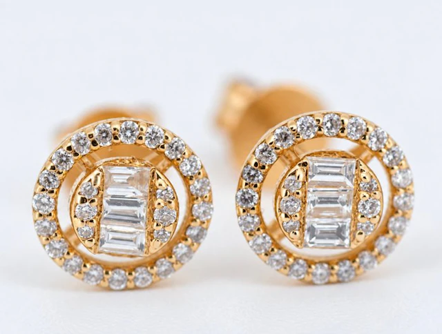 Earrings - 18 kt. Yellow gold - 0.40ct. tw. Diamond (Natural) - Diamond