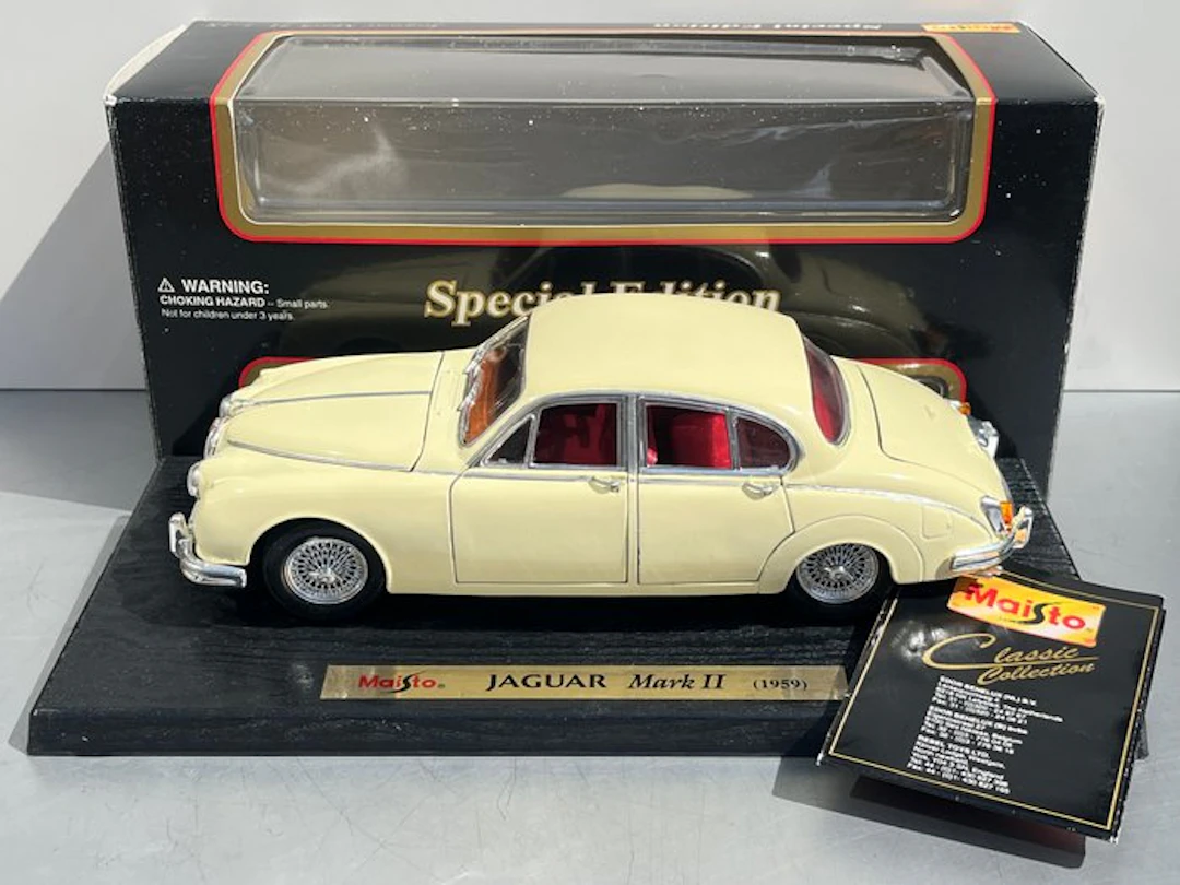Maisto 1:18 - Model sedan - Jaguar MK2 (MKII) 1959 - Original production