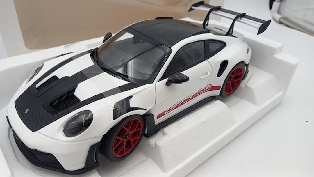 Norev 1:18 - Model car - Porsche 911 GT3 RS Weissach Pack 2022 - (cod.S1)