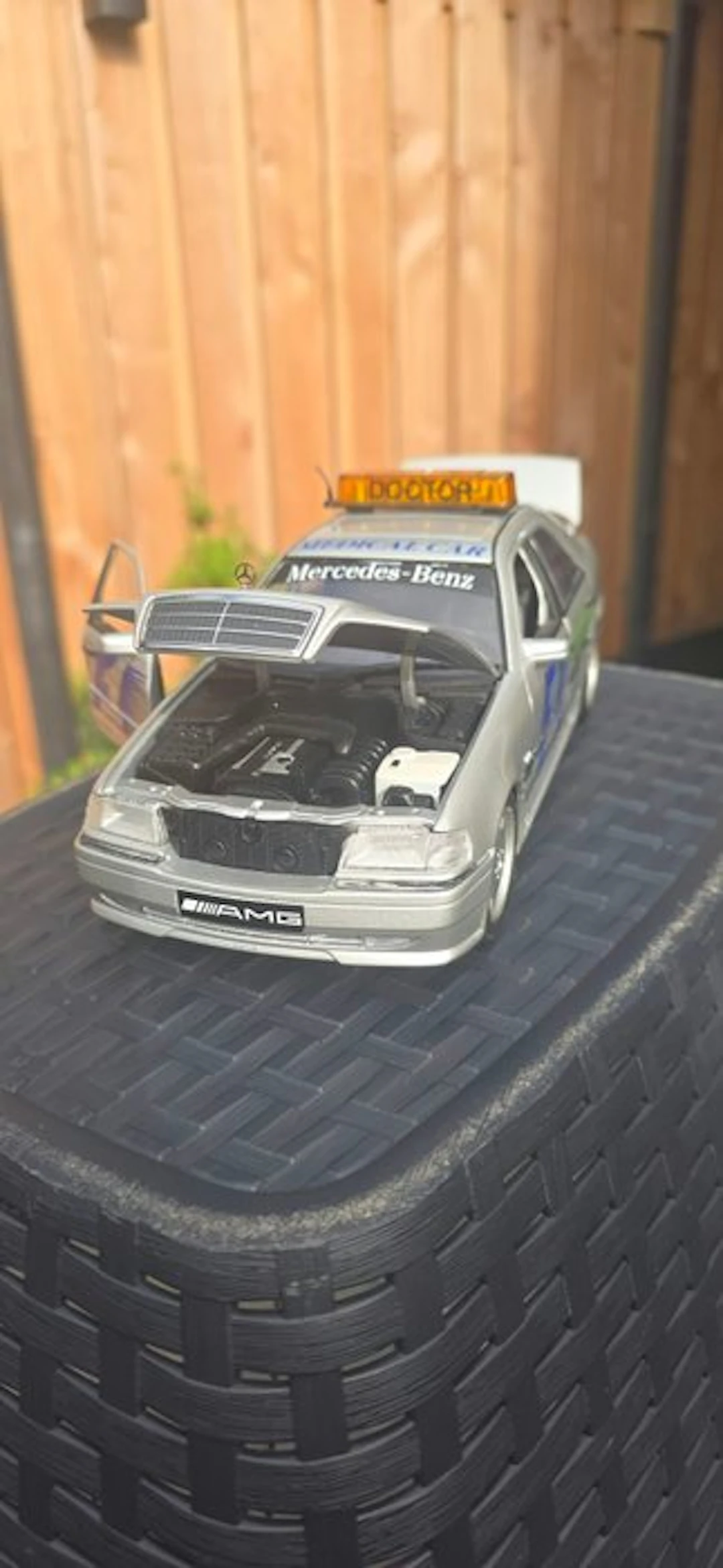 UT 1:18 - Model sports car - Mercedes-Benz C-Class AMG Medical Car