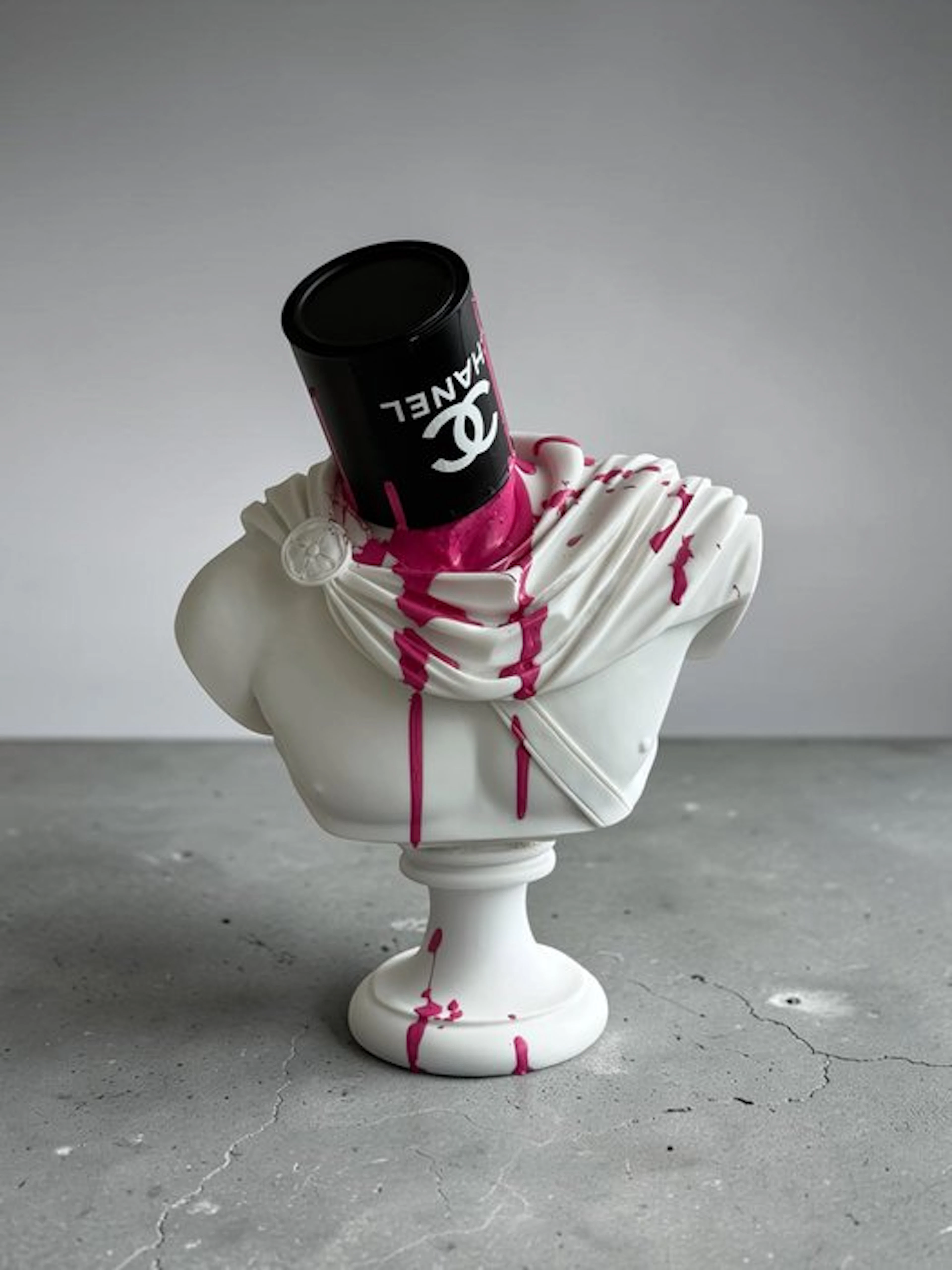 Heidi - COUTURE CHAOS — Contemporary Sculpture Intervention