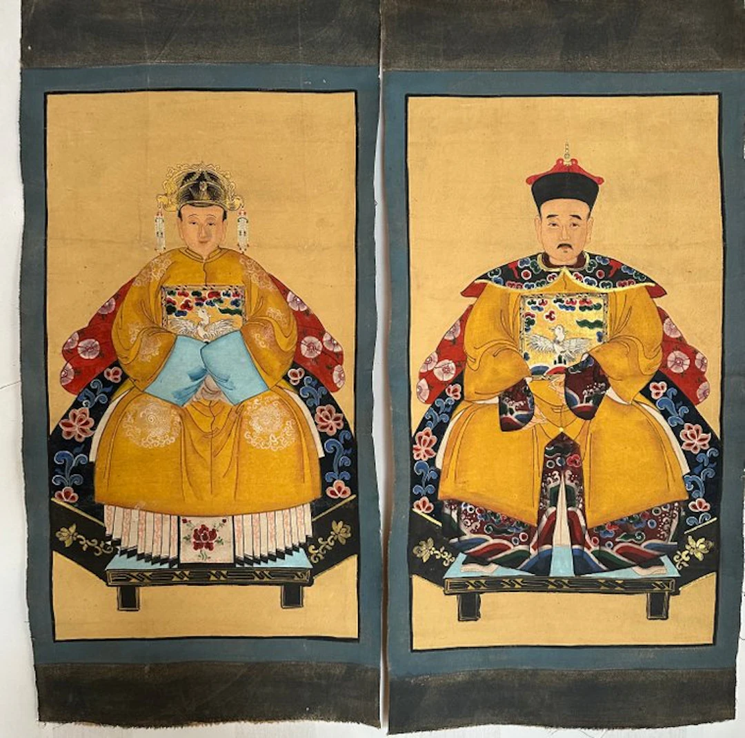 A pair of ancient paintings Exquisite silk paintings by Chinese ancestors
