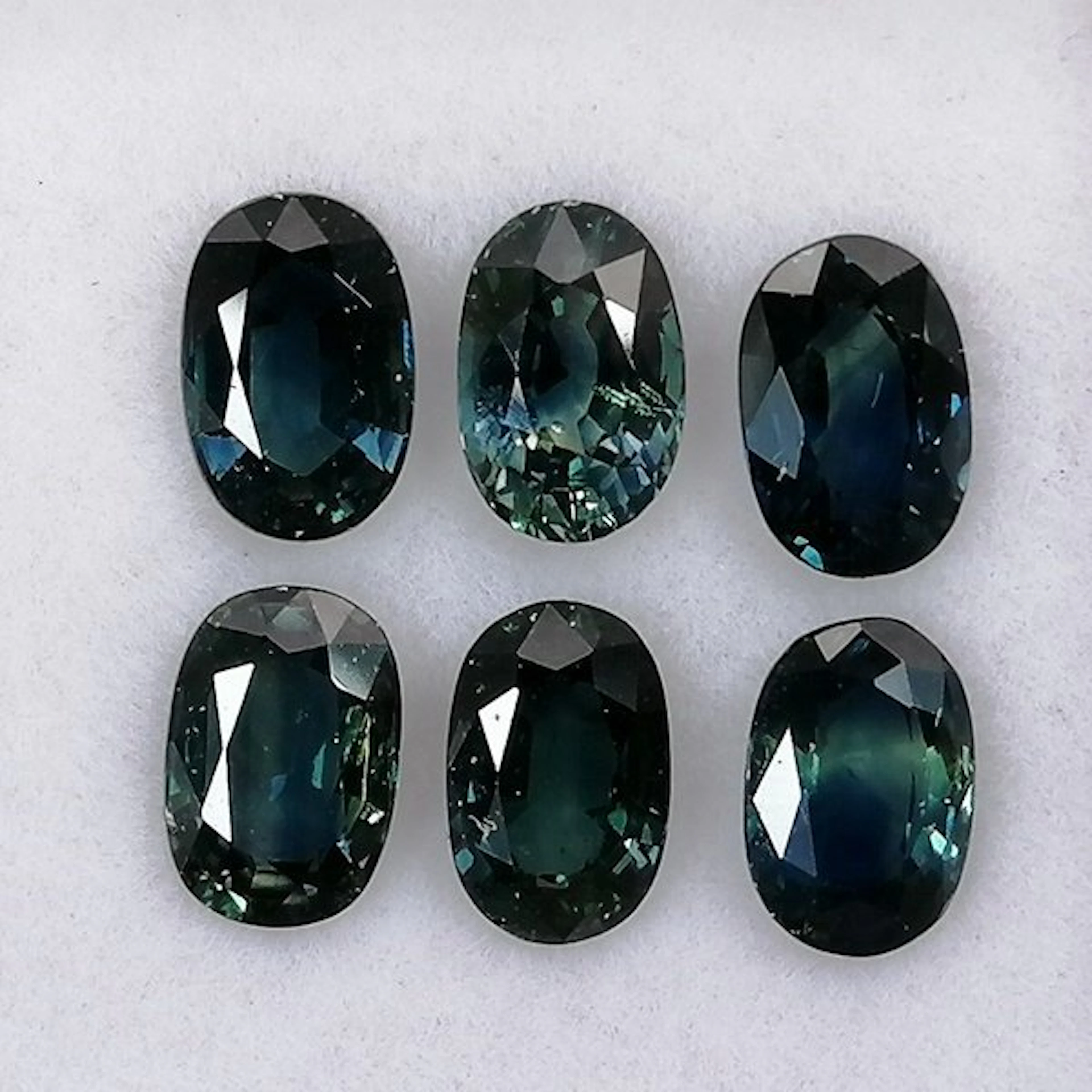 6 pcs Sapphire - 4.02 ct - Instituto Gemólogico Español (IGE)