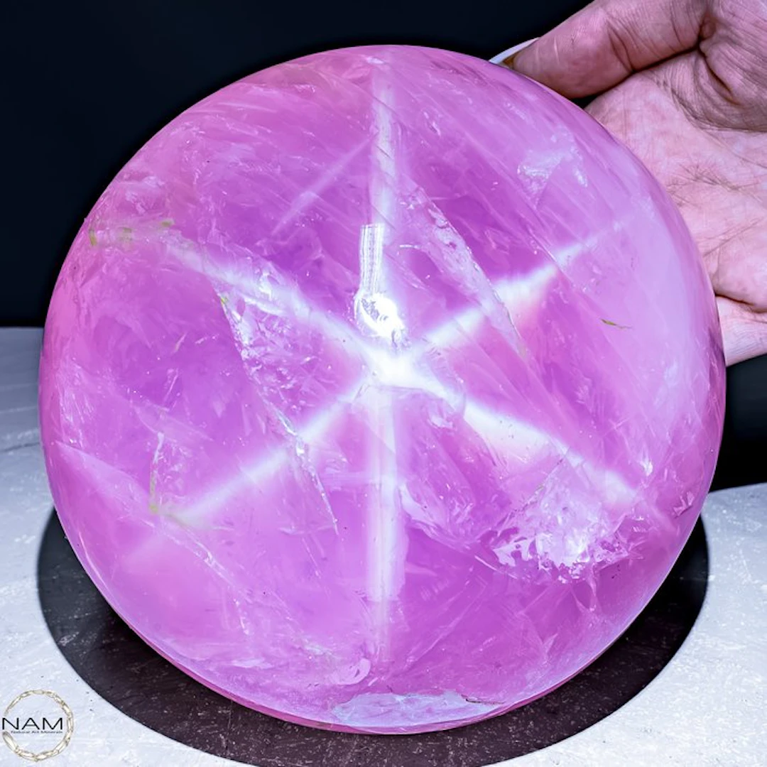 Natural star rose quartz sphere – A rare masterpiece with...