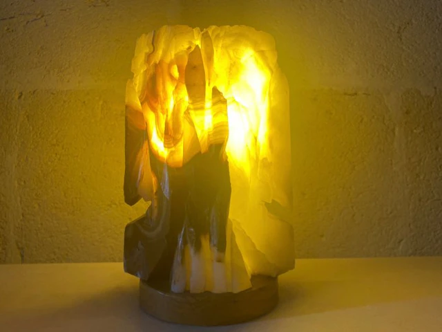 Table lamp - Onyx - Hand-chiselled-Brutalist