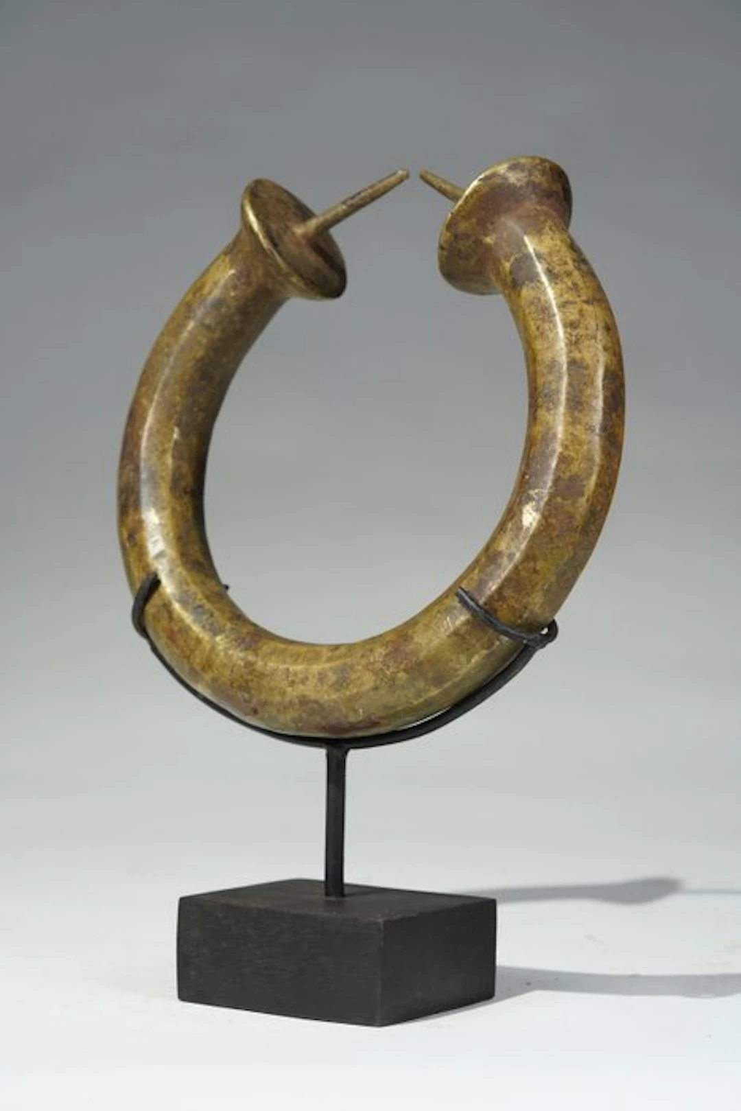 A bronze sculpture - Currency - Yoruba - Nigeria (No reserve price)