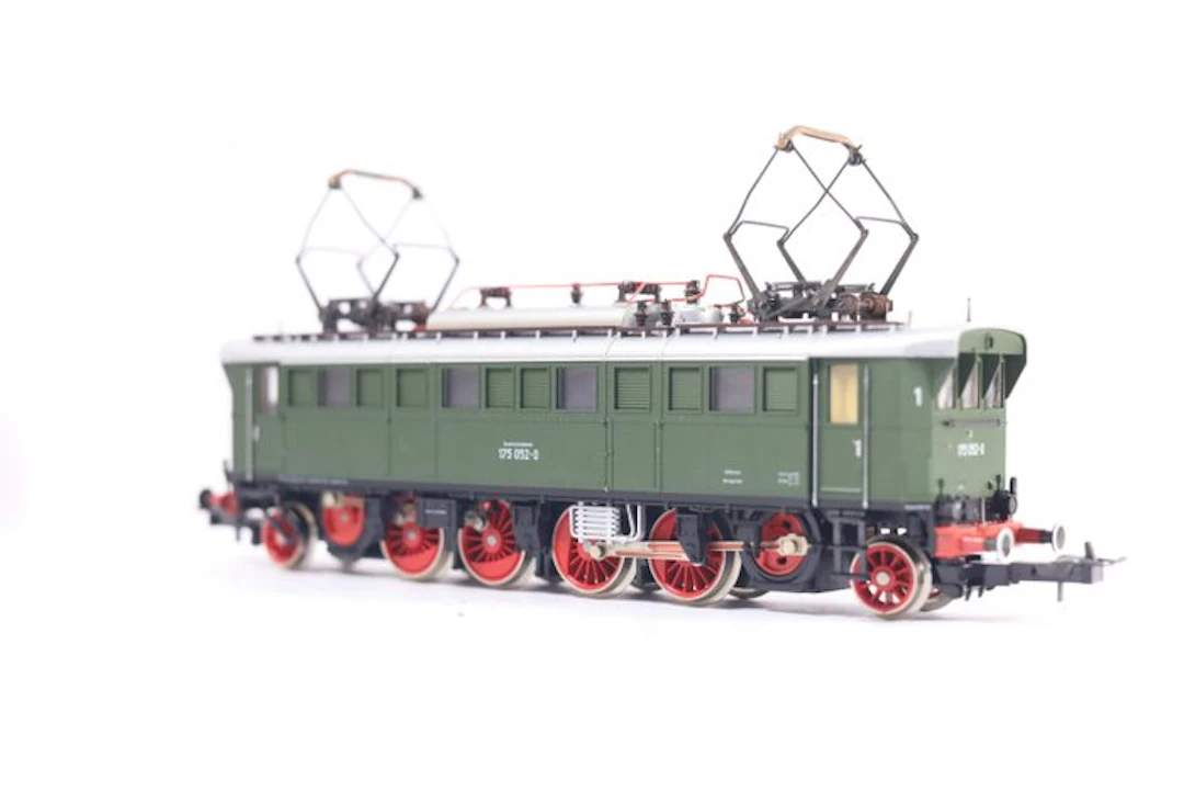 Trix H0 - 2431 - Electric locomotive (1) - BR 175 - DB