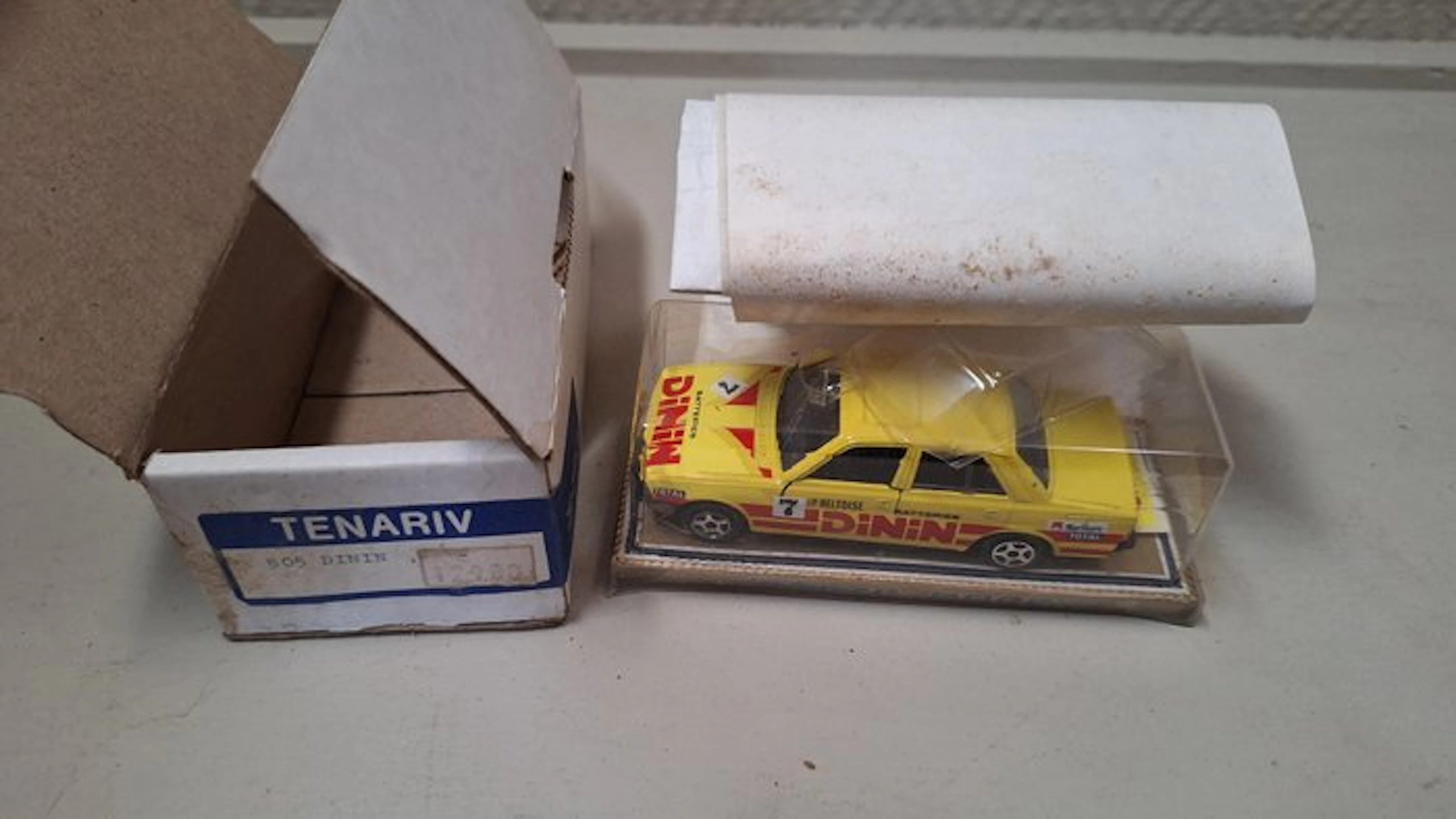 1:43 - Model car - Jet car Dinin