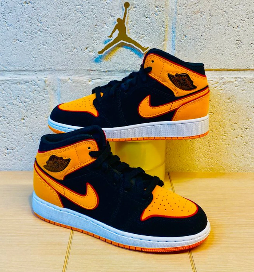 Air Jordan - One Mid Black Vivid Orange P40 - Sneakers...