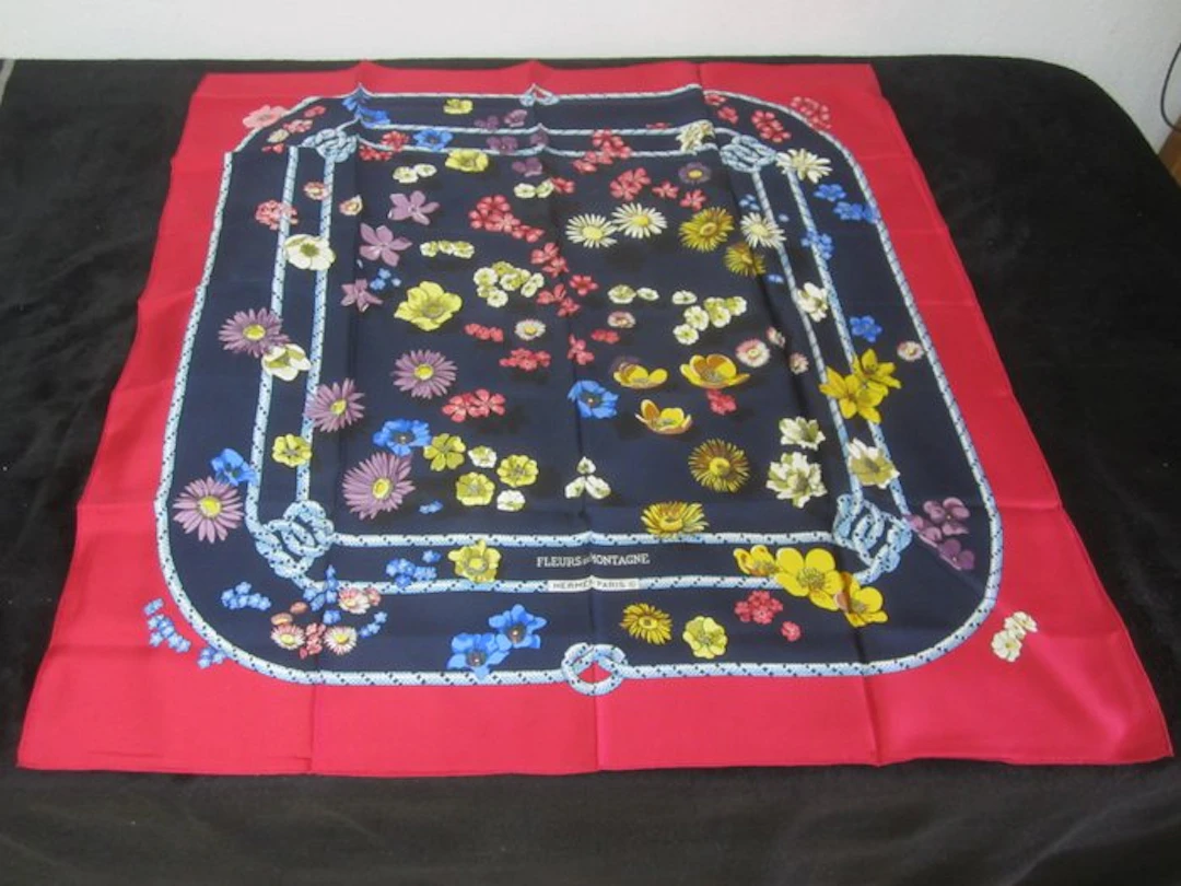 Hermès - FLEURS DE MONTAGNE DE C LATHAM DE 1982 - Foulard