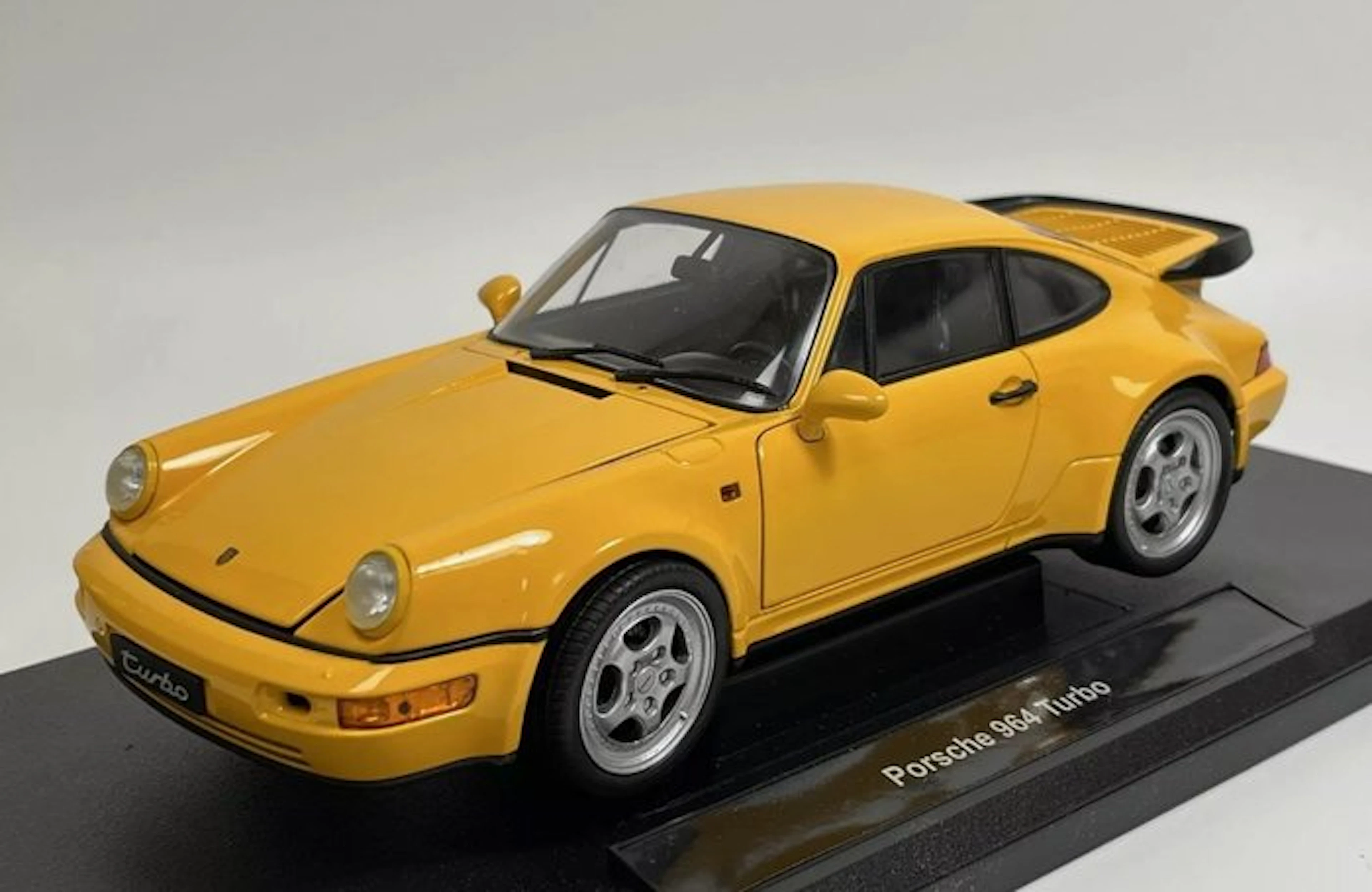 Welly Nex 1:18 - Model car - Porsche 911 (964) Turbo Coupe - 1993