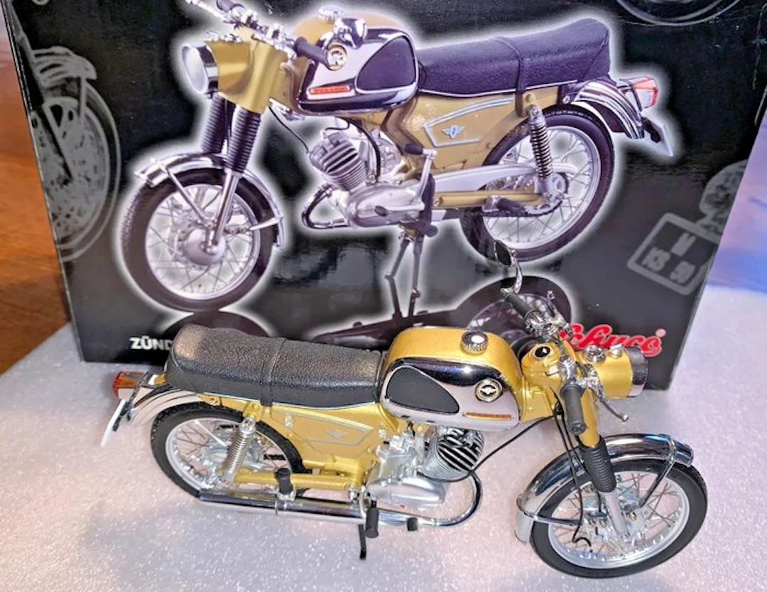 Schuco 1:10 - Model motorcycle - ZÜNDAPP KS 50 SPORT "GOLDMETALLIC"