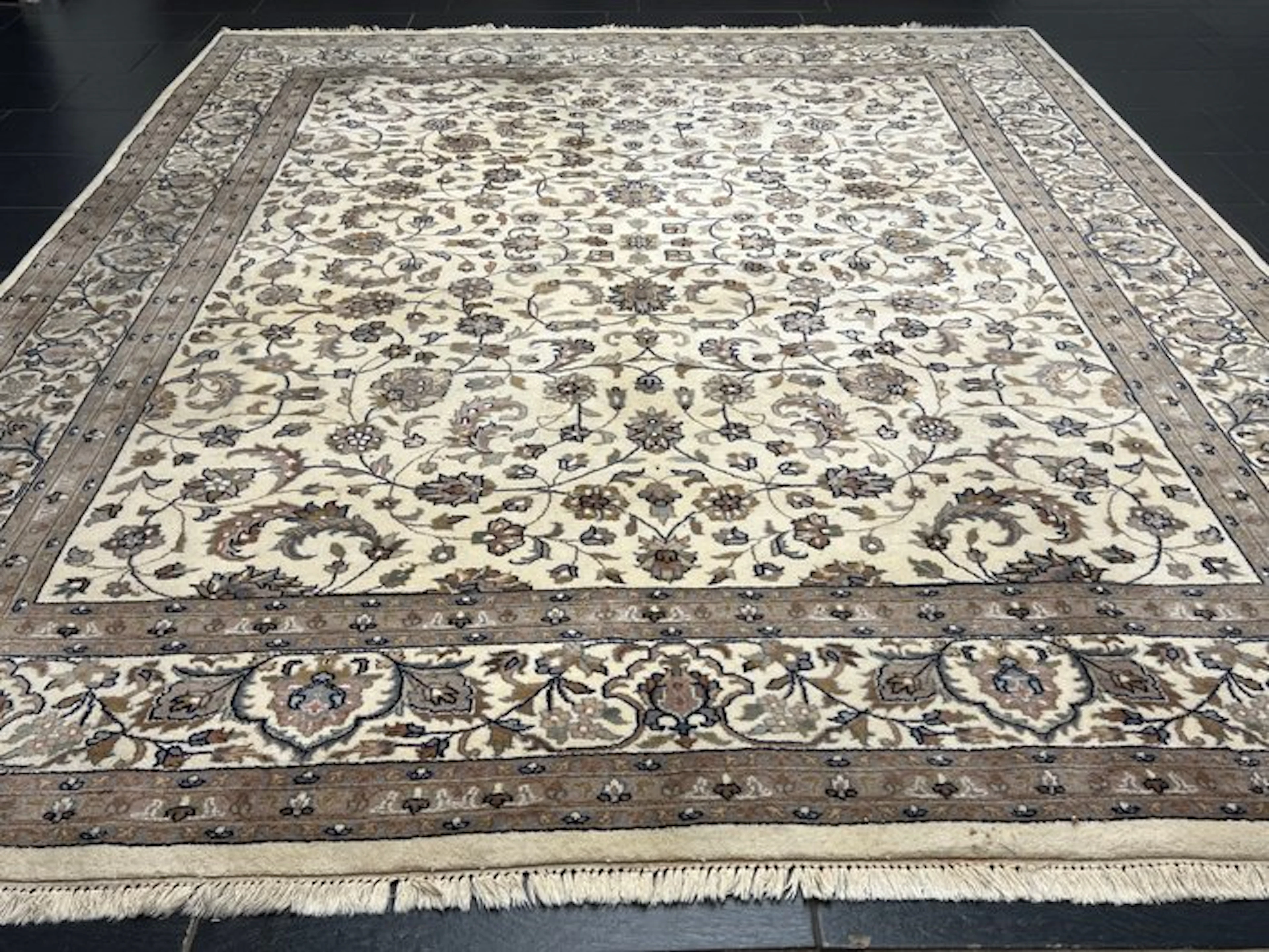 Nain - Carpet - 300 cm - 245 cm