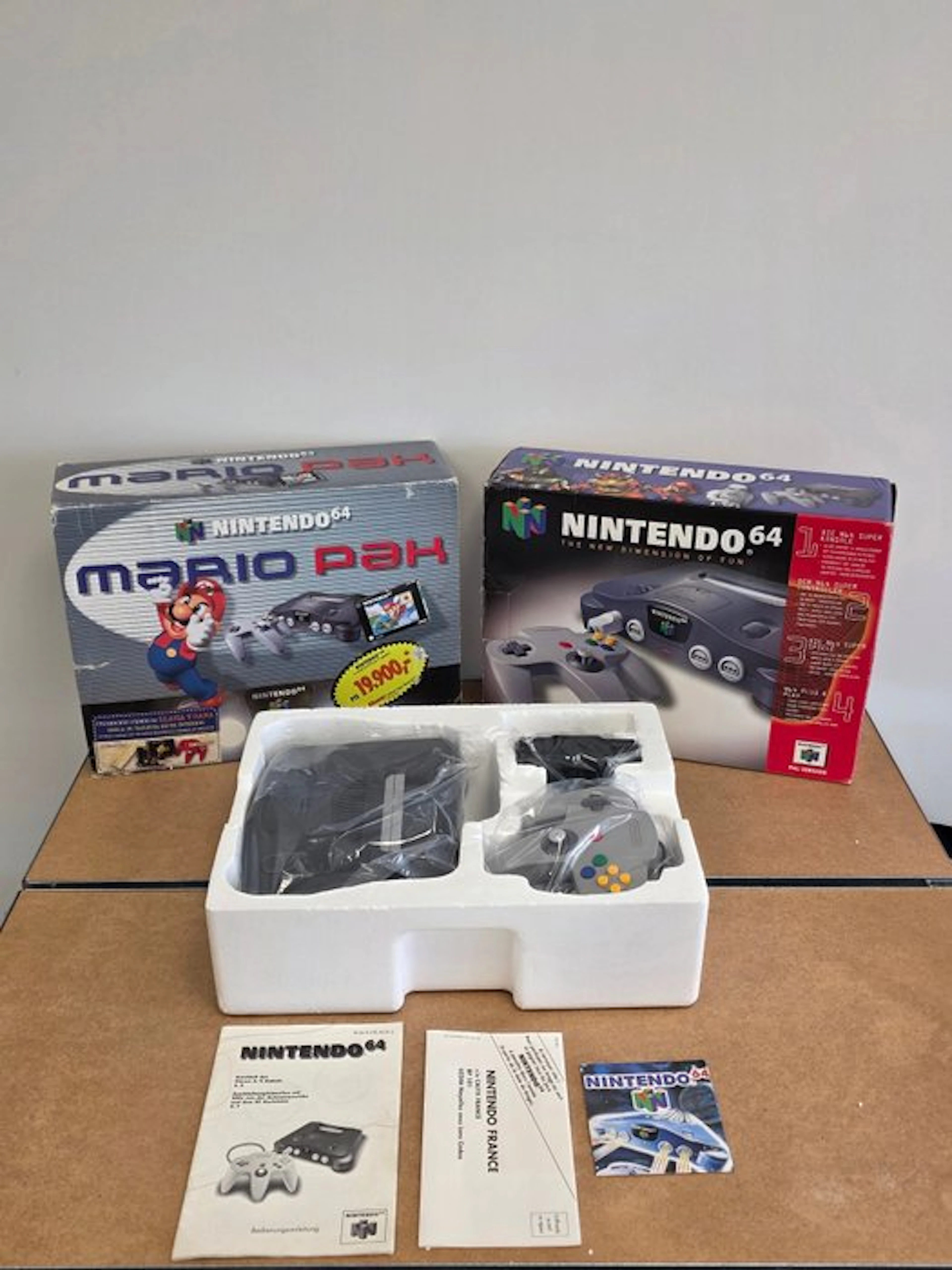 Nintendo - N64 - Limited Edition - Very Rare - Mario Pak...