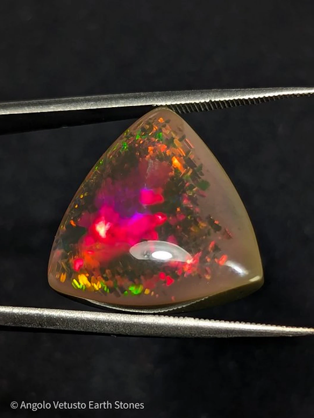 9.14 ct – Exceptional Ethiopian Opal – Rare Intense...