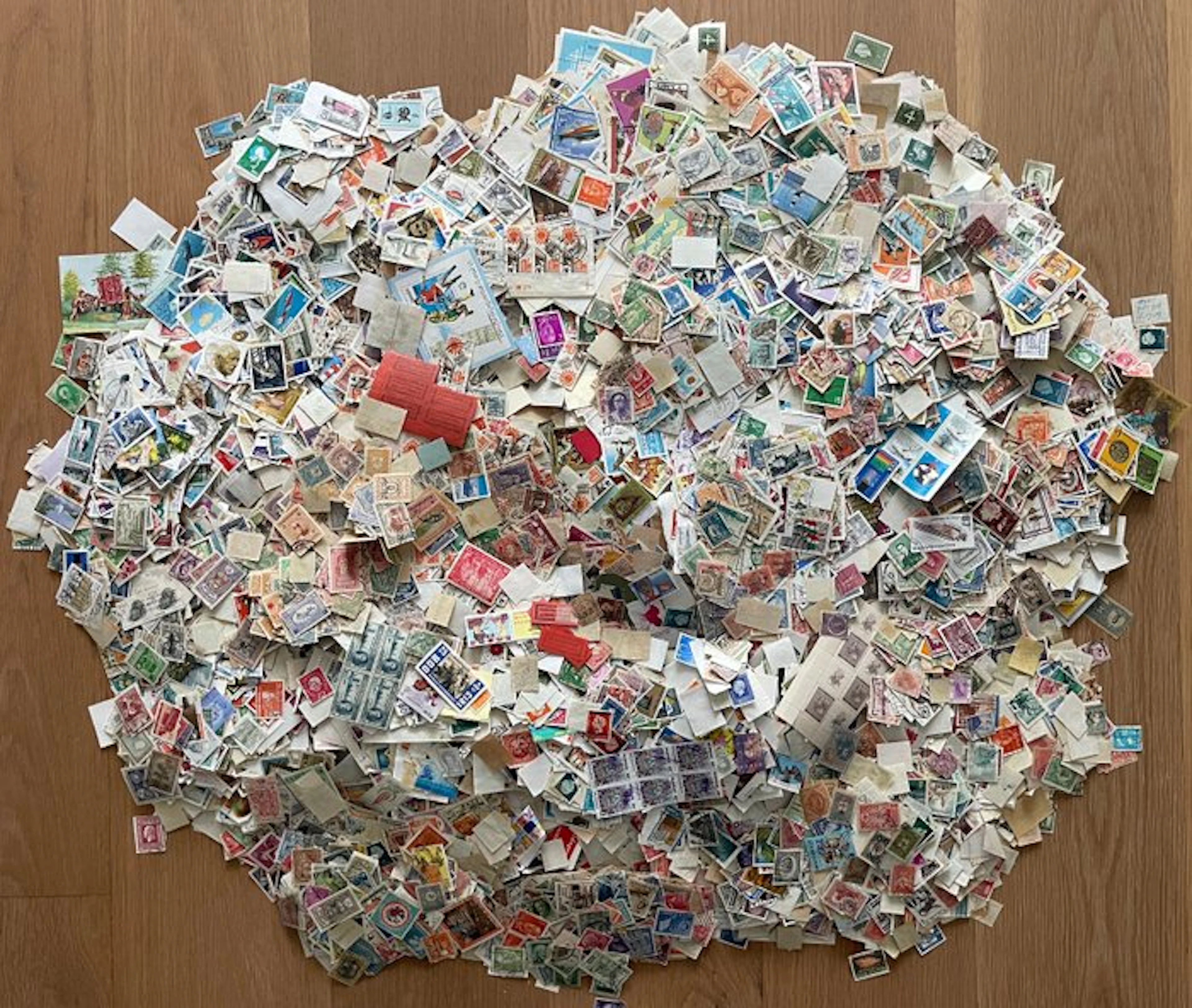 World 1863/2017 - Batch of loose stamps, about 20,000 stamps.