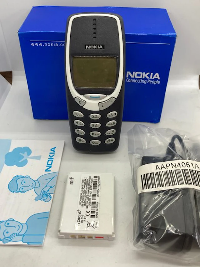 Nokia 3310 - Mobile phone - With replacement box