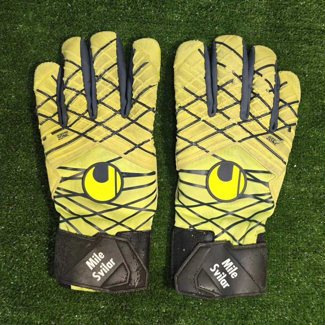 AS Roma - Italian Football League - Mile Svilar - 2025 - Goal keeper gloves