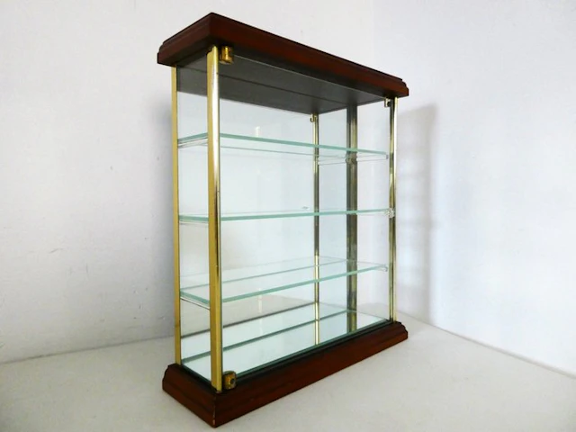 Display case - Display cabinet for your finest miniature collection
