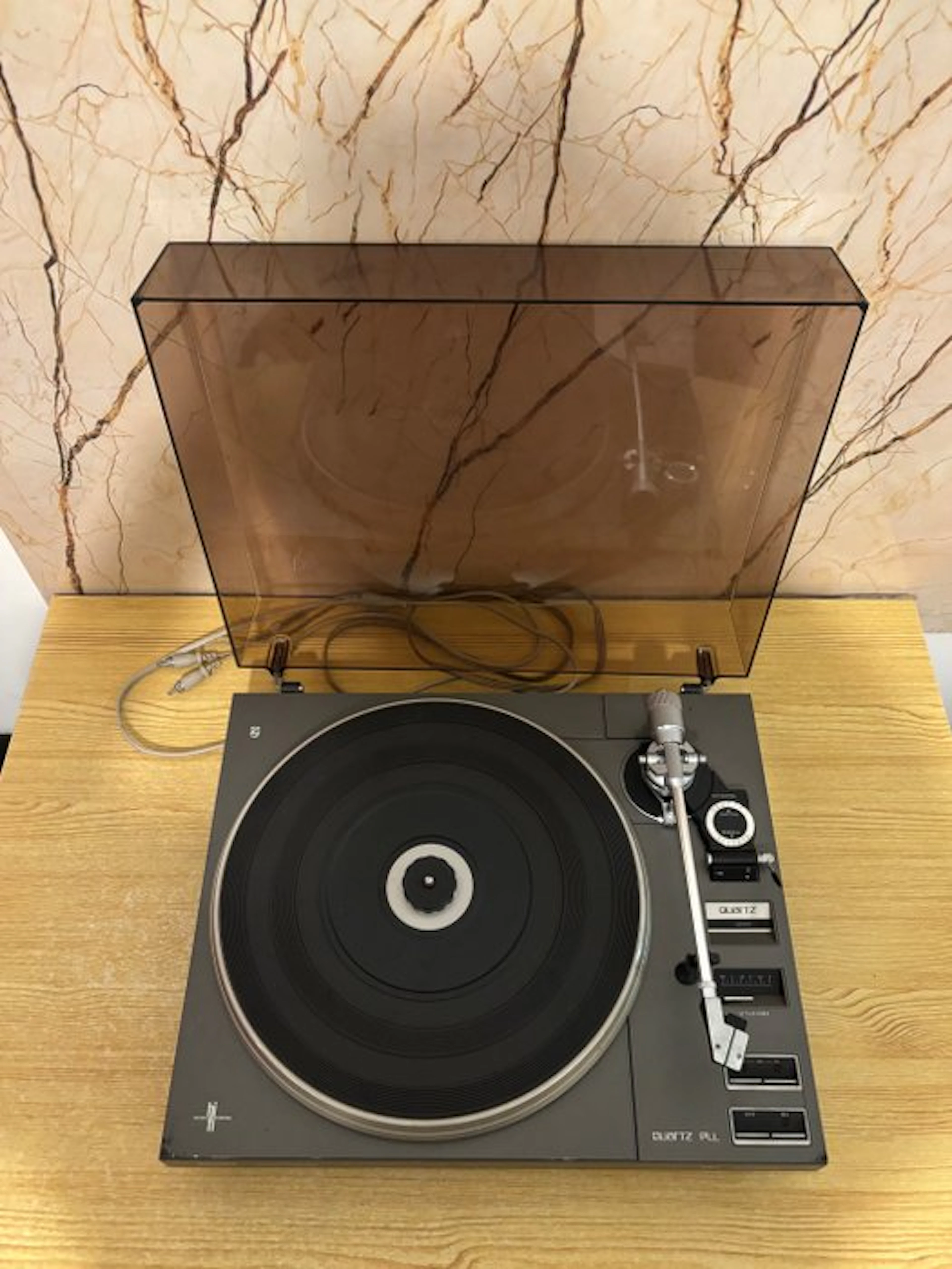Philips - 887 / Semi-Automatic Belt-Drive with Quartz PLL...