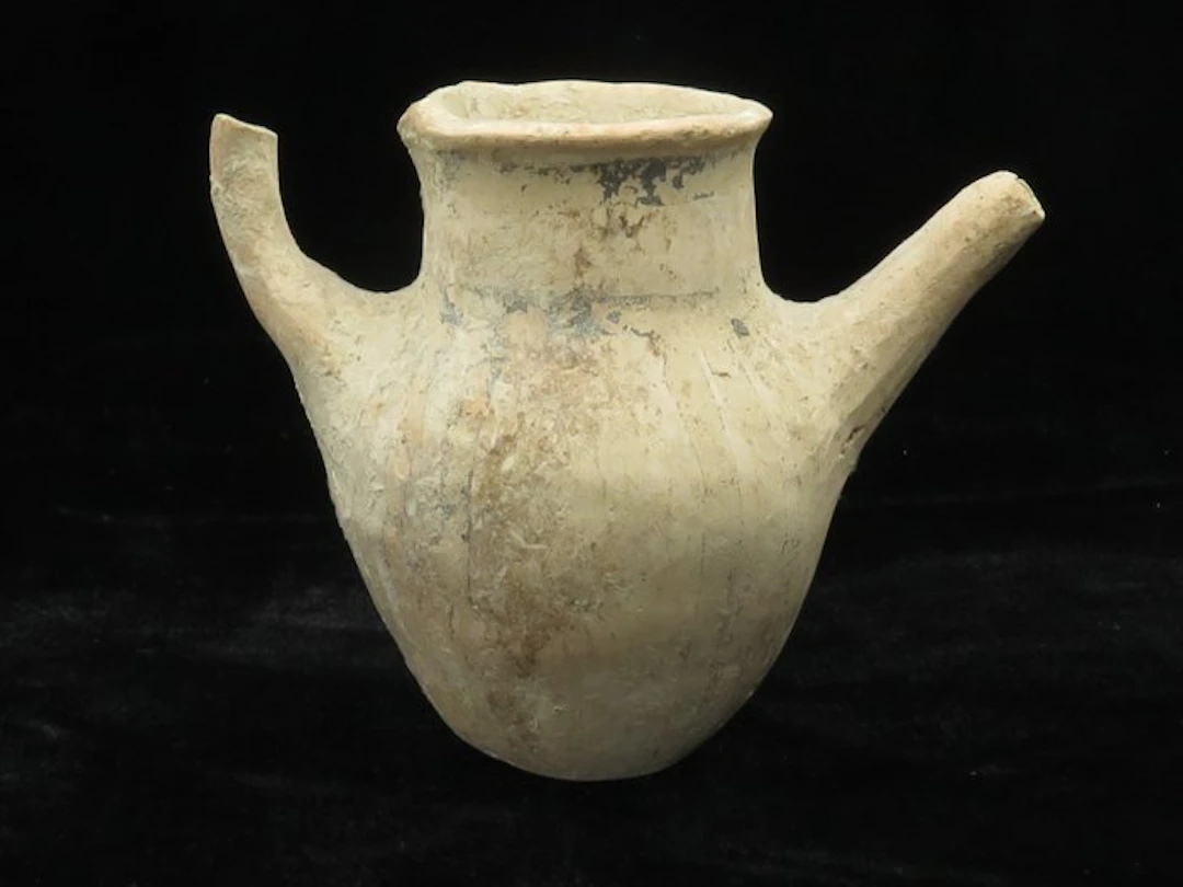 Cypriot Pottery decorated spouted Cup (1x) - 12 cm (No reserve price)