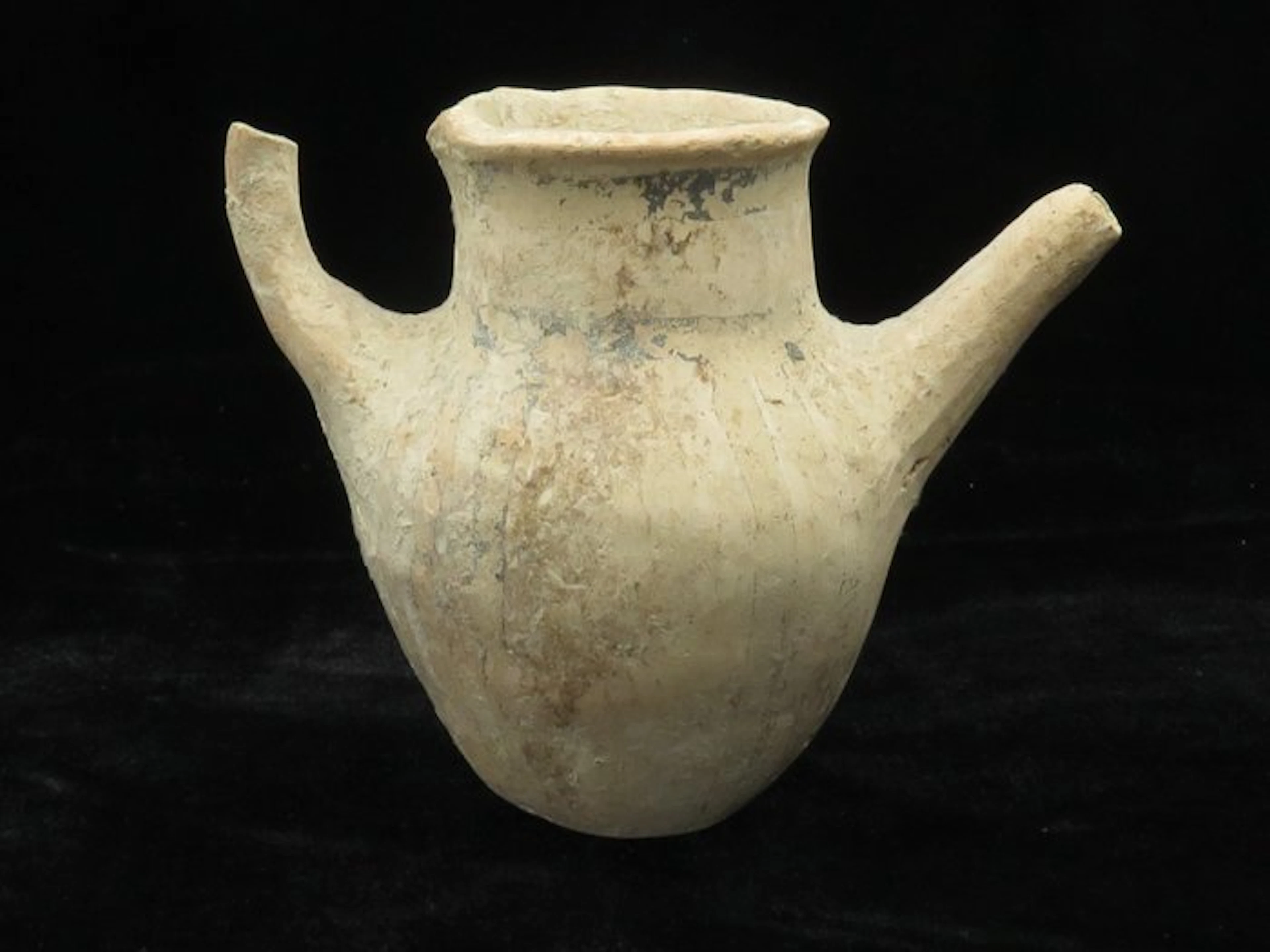 Cypriot Pottery decorated spouted Cup (1x) - 12 cm (No reserve price)