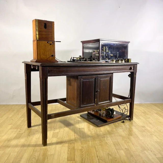 G. BoulitteElectrocardiograph with a string galvanometer - Wood