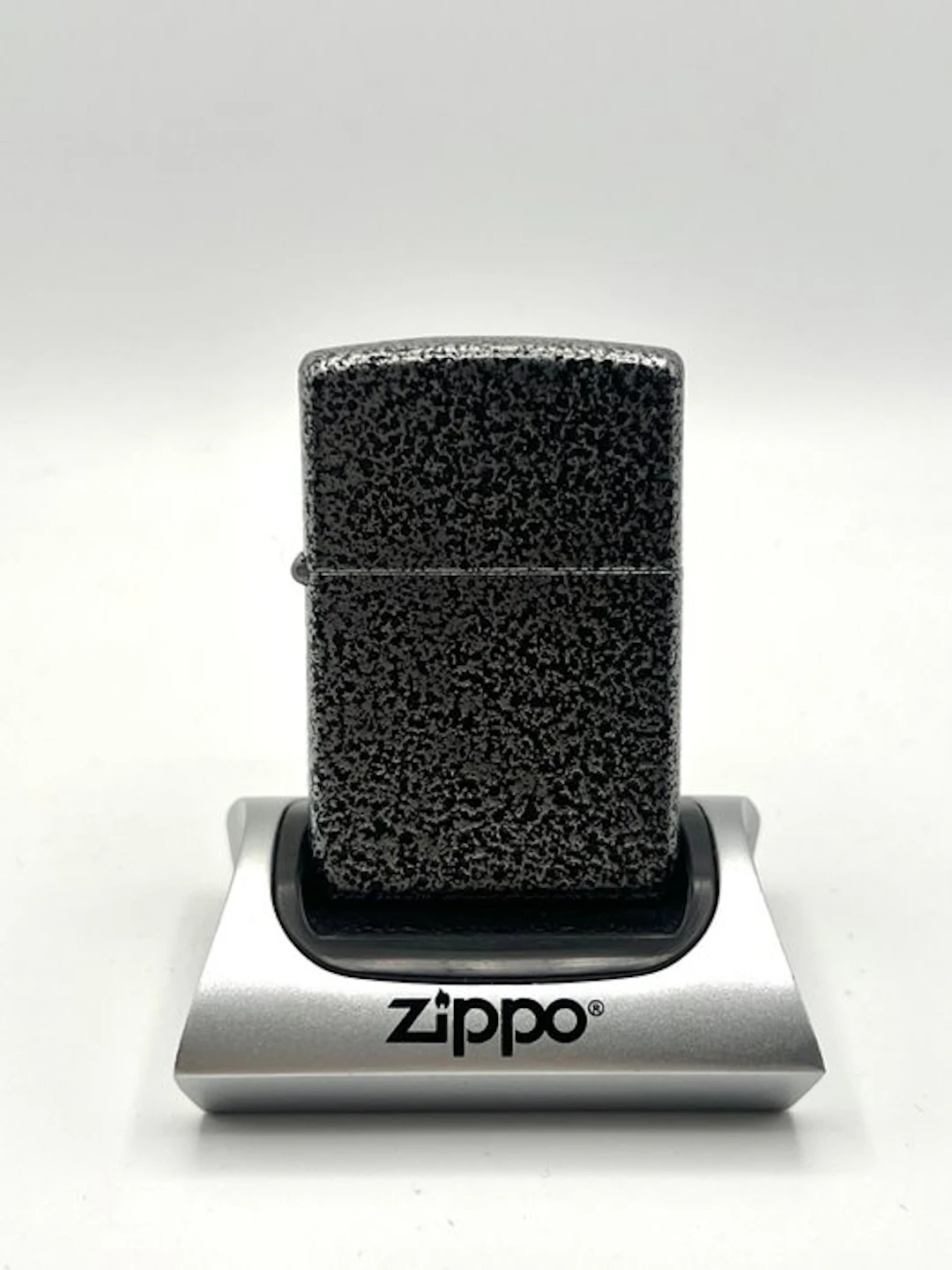 Zippo - 512 Reg Silver Vein - Unfired / Mint Condition...