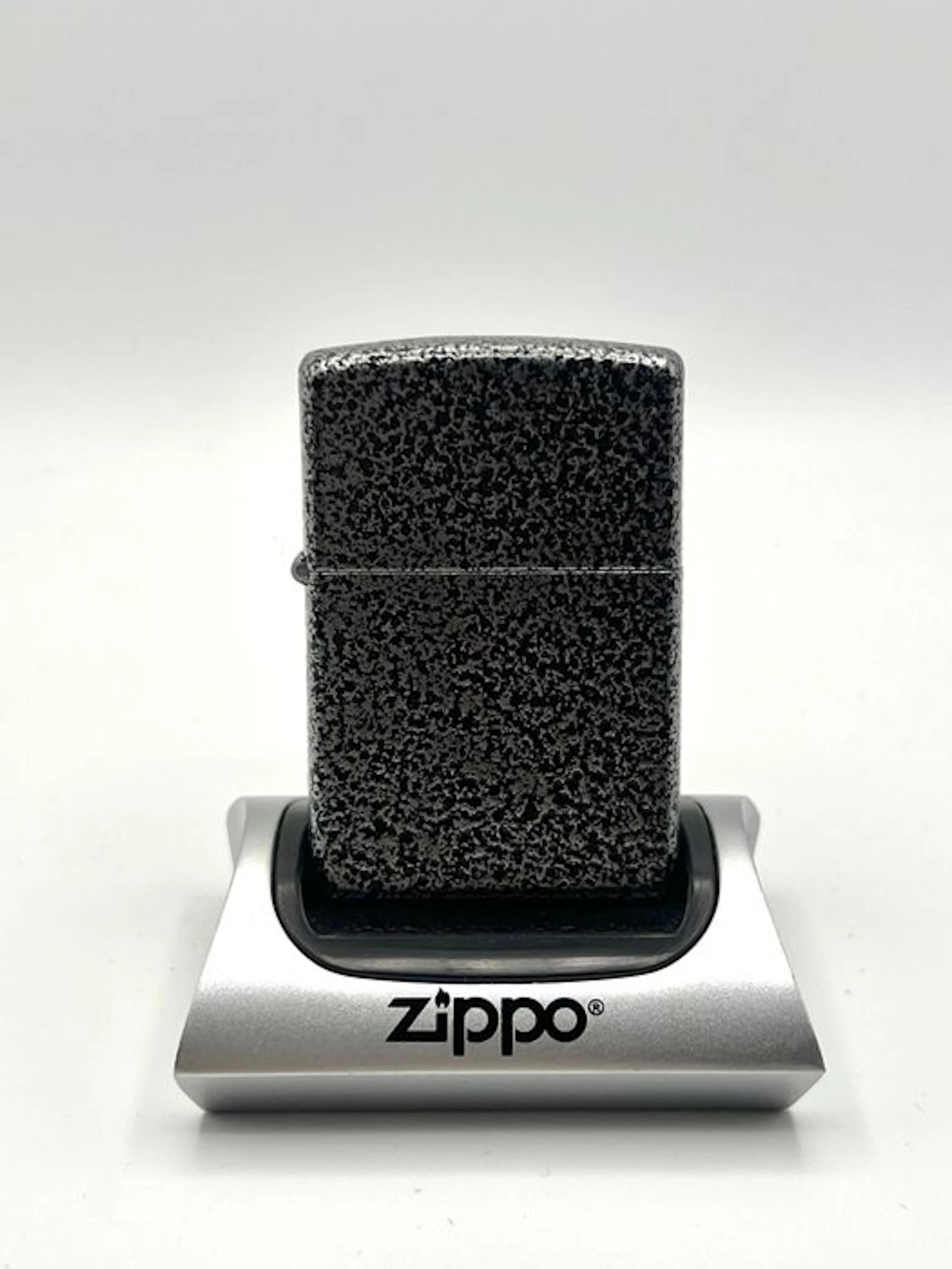 Zippo - 512 Reg Silver Vein - Unfired / Mint Condition...