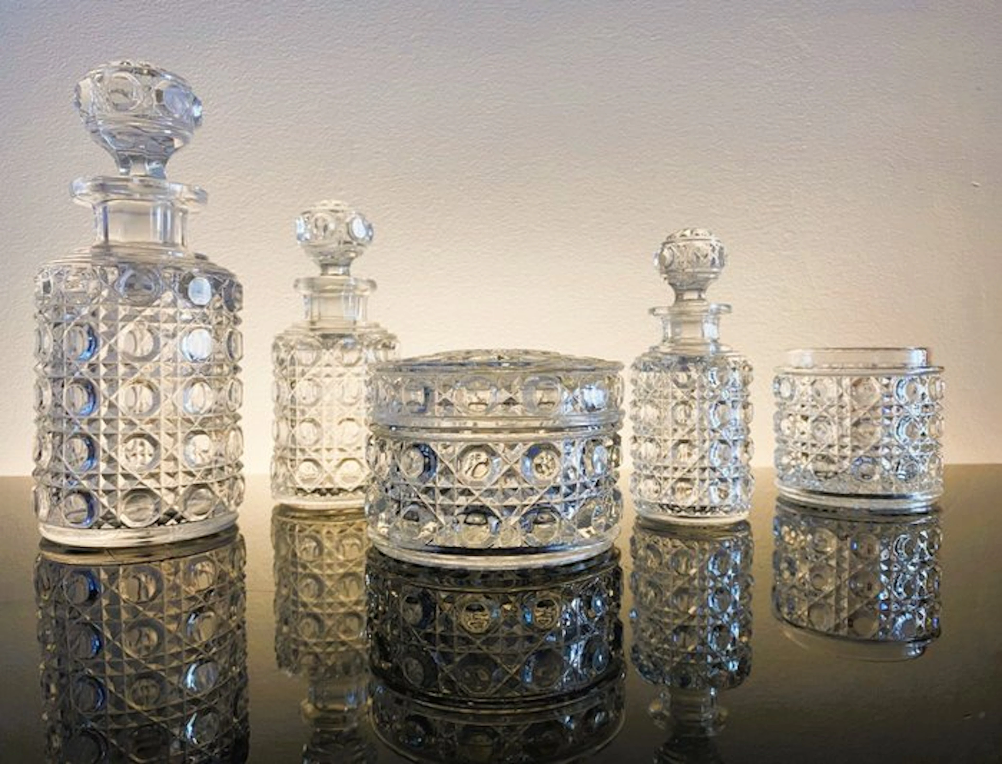 Toilet set (5) - Baccarat - Crystal - Diamonds and Gemstones