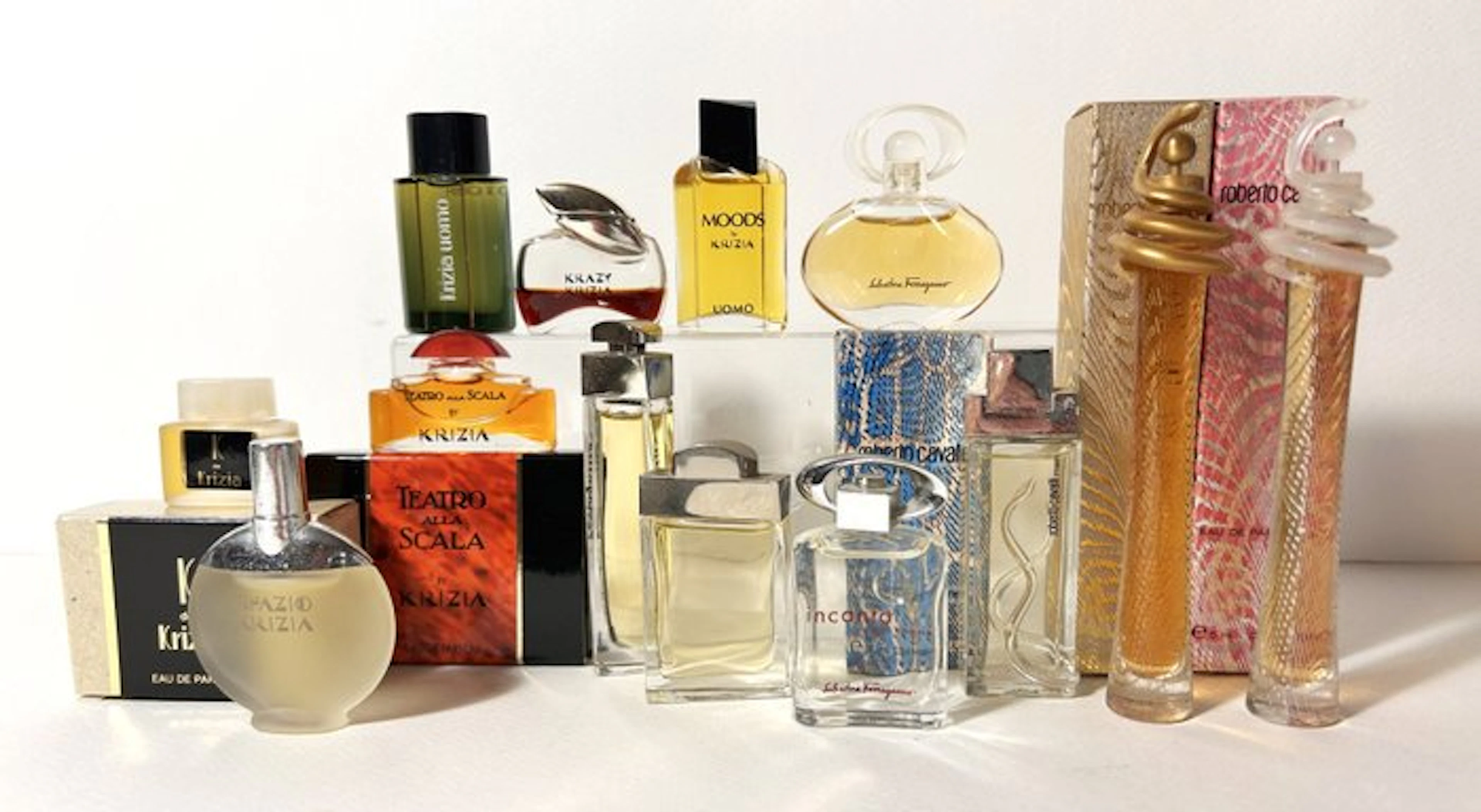 Branded merchandise collection - Collectible perfume...