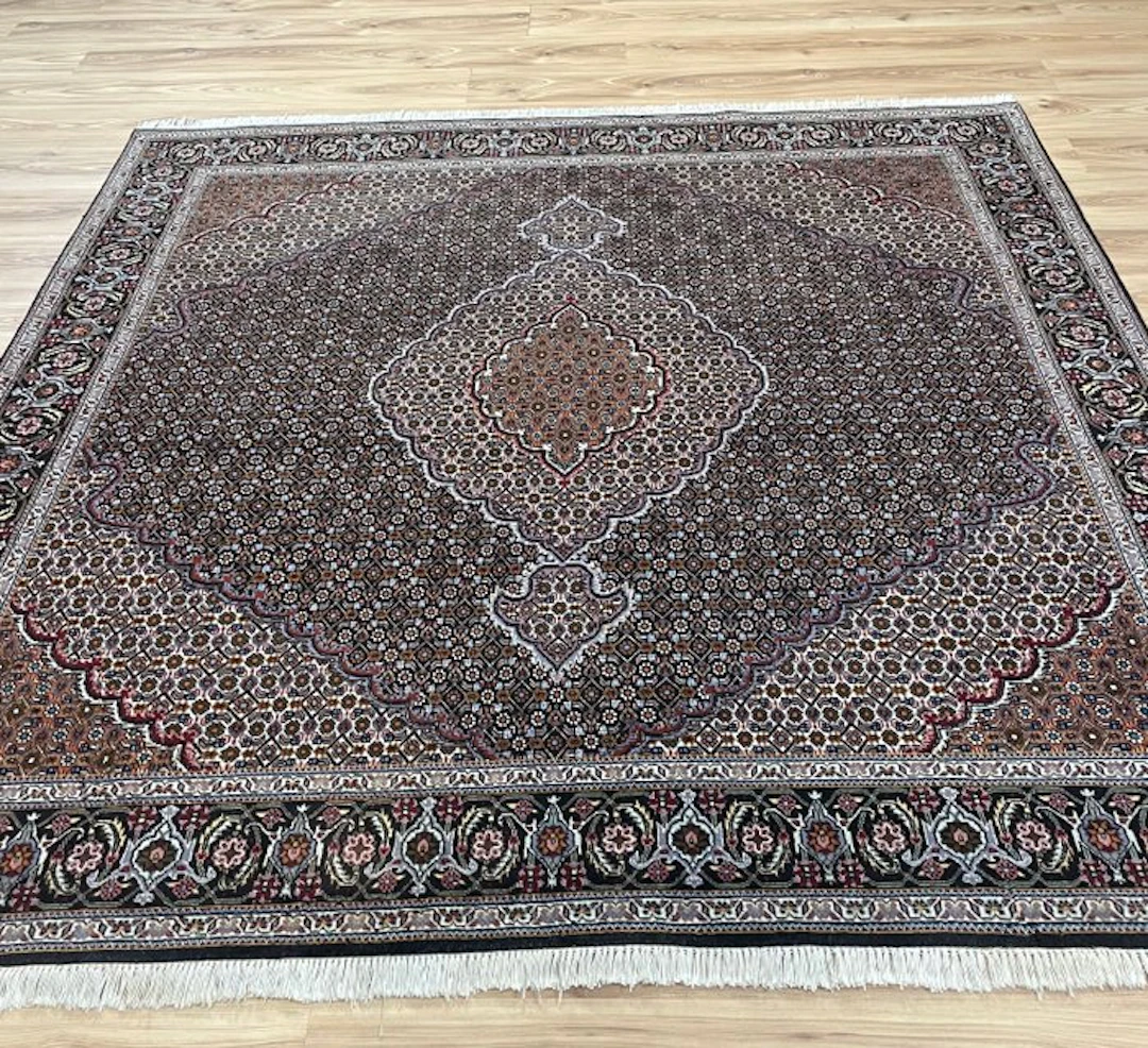 Tabriz - Rug - 2.02 m - 2.02 m - Royal Medallion Design!